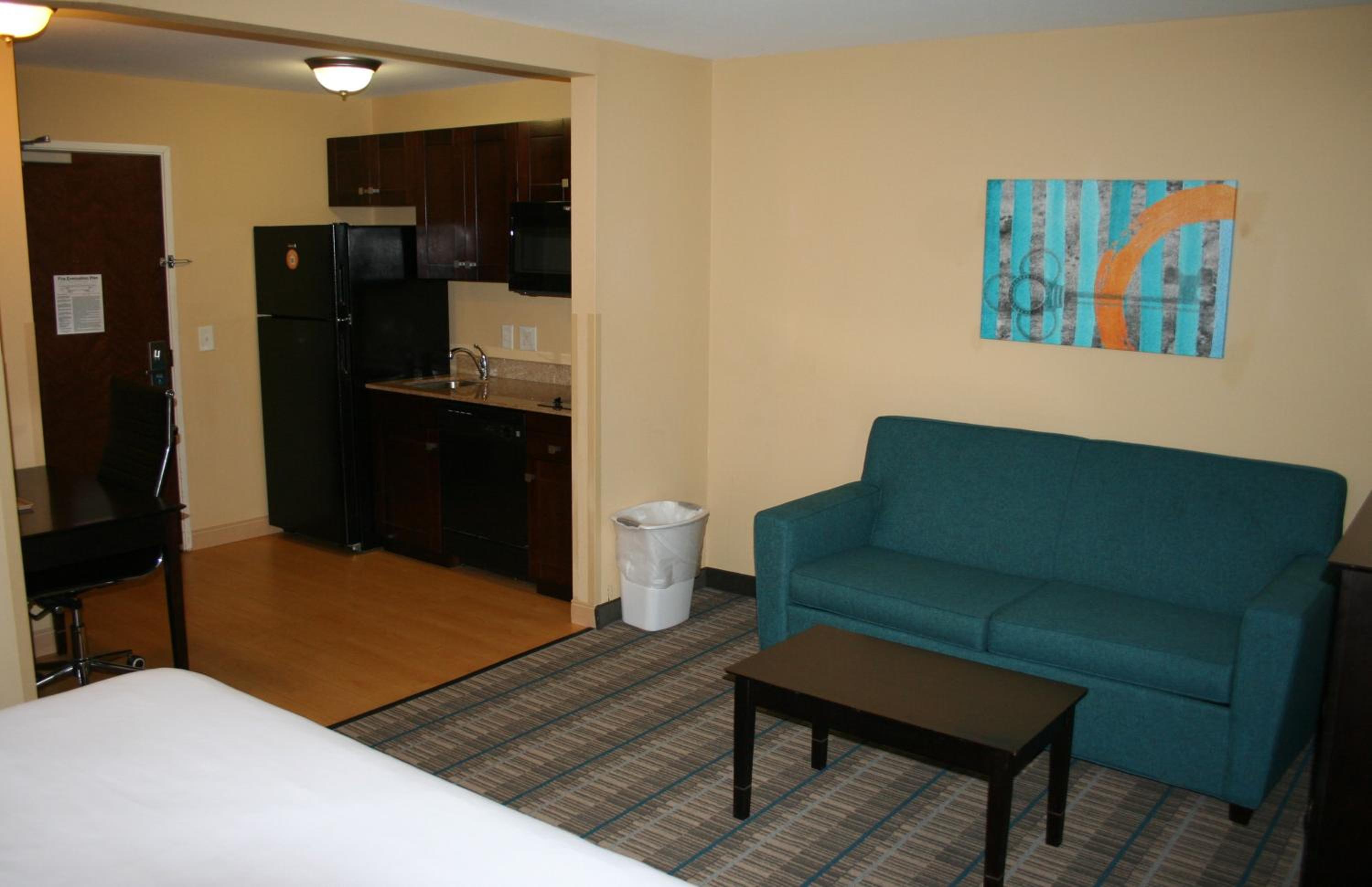 Jacksonville Vacations - MainStay Suites Jacksonville near Camp Lejeune - Property Image 7