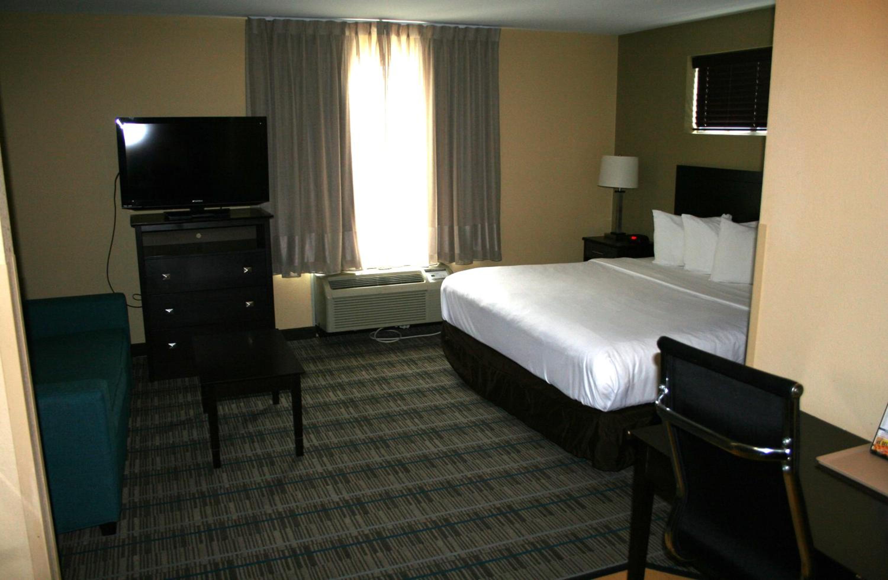 Jacksonville Vacations - MainStay Suites Jacksonville near Camp Lejeune - Property Image 6