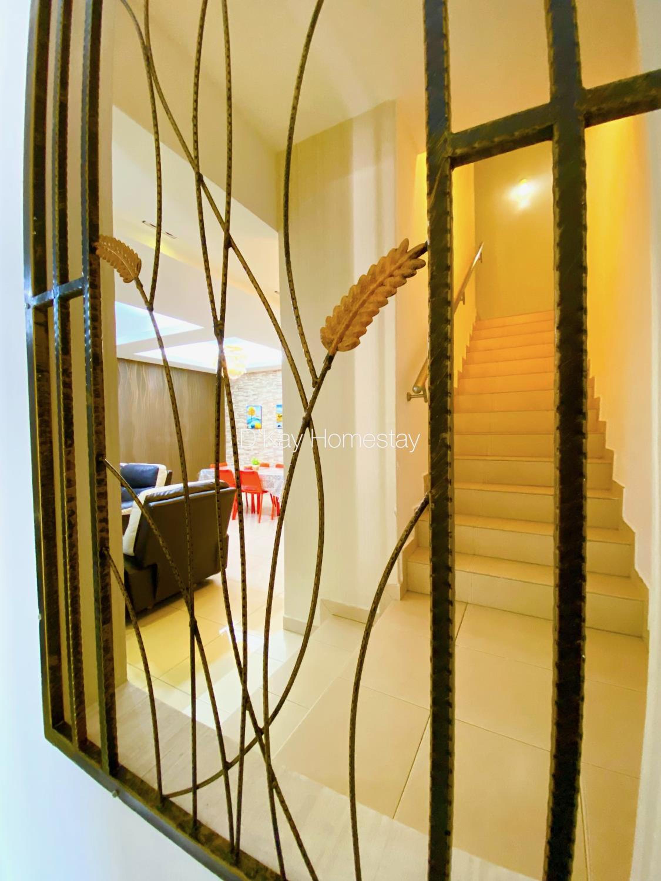 4 Bedrooms Homestay, Fully Aircond in Sendayan by D'KAY HOMES I 10-15 pax photo 8