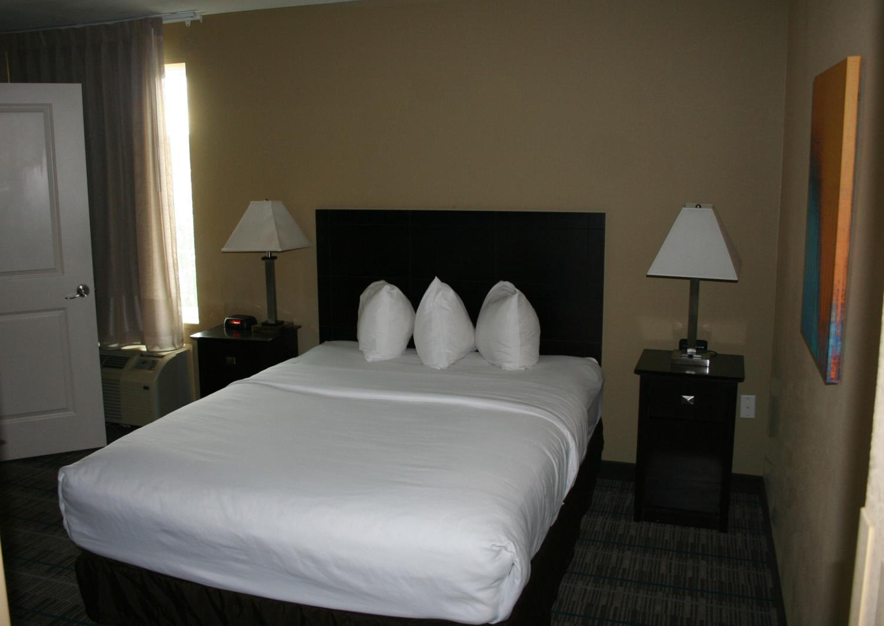 Jacksonville Vacations - MainStay Suites Jacksonville near Camp Lejeune - Property Image 1