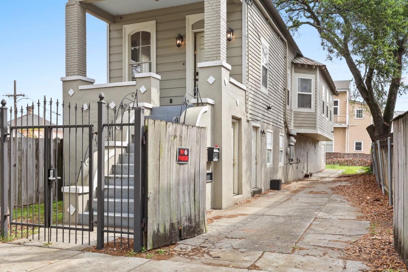 3BD HOME STEPS TO SAINT CHARLES Gated Parking view 5