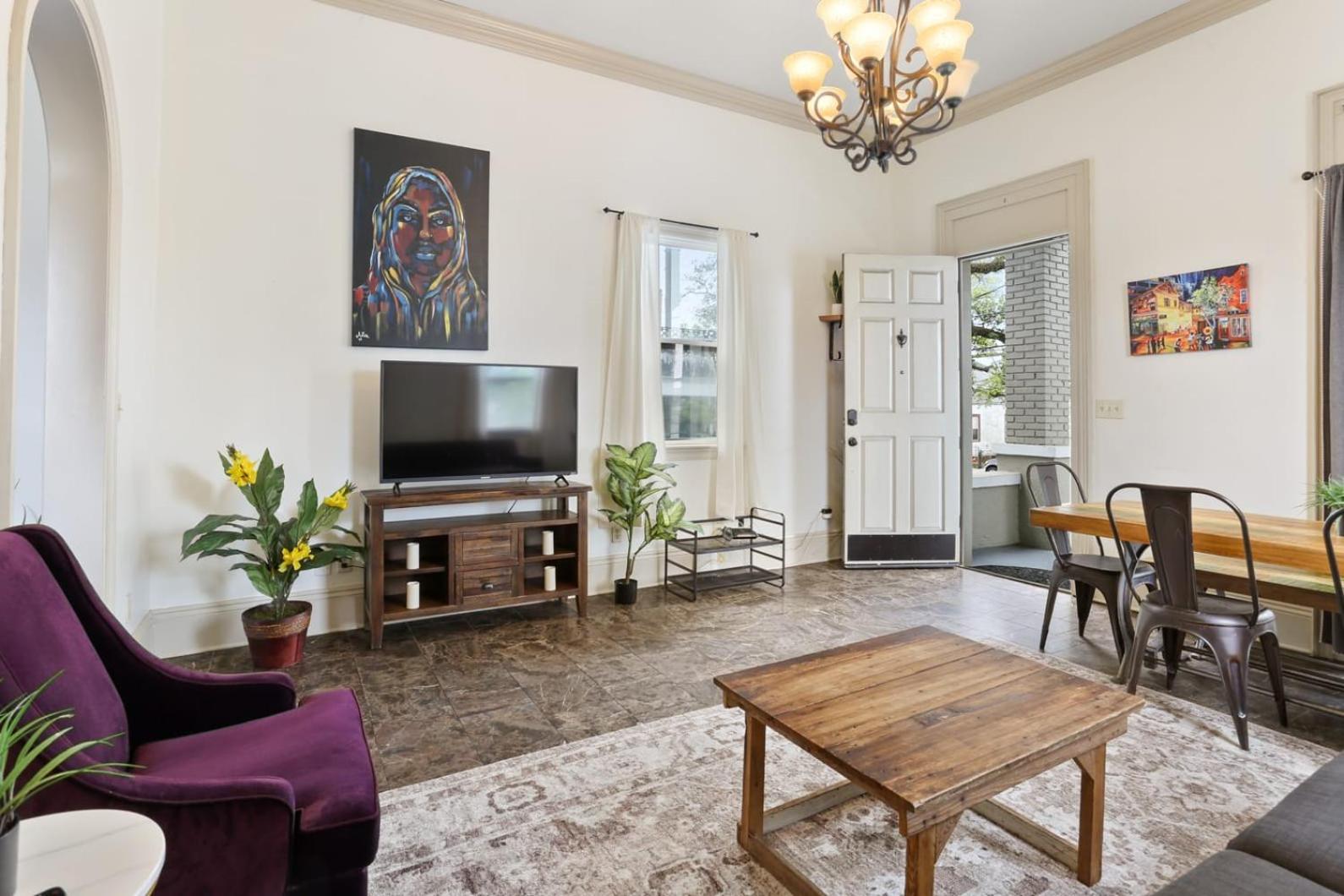 3BD HOME STEPS TO SAINT CHARLES Gated Parking view 3