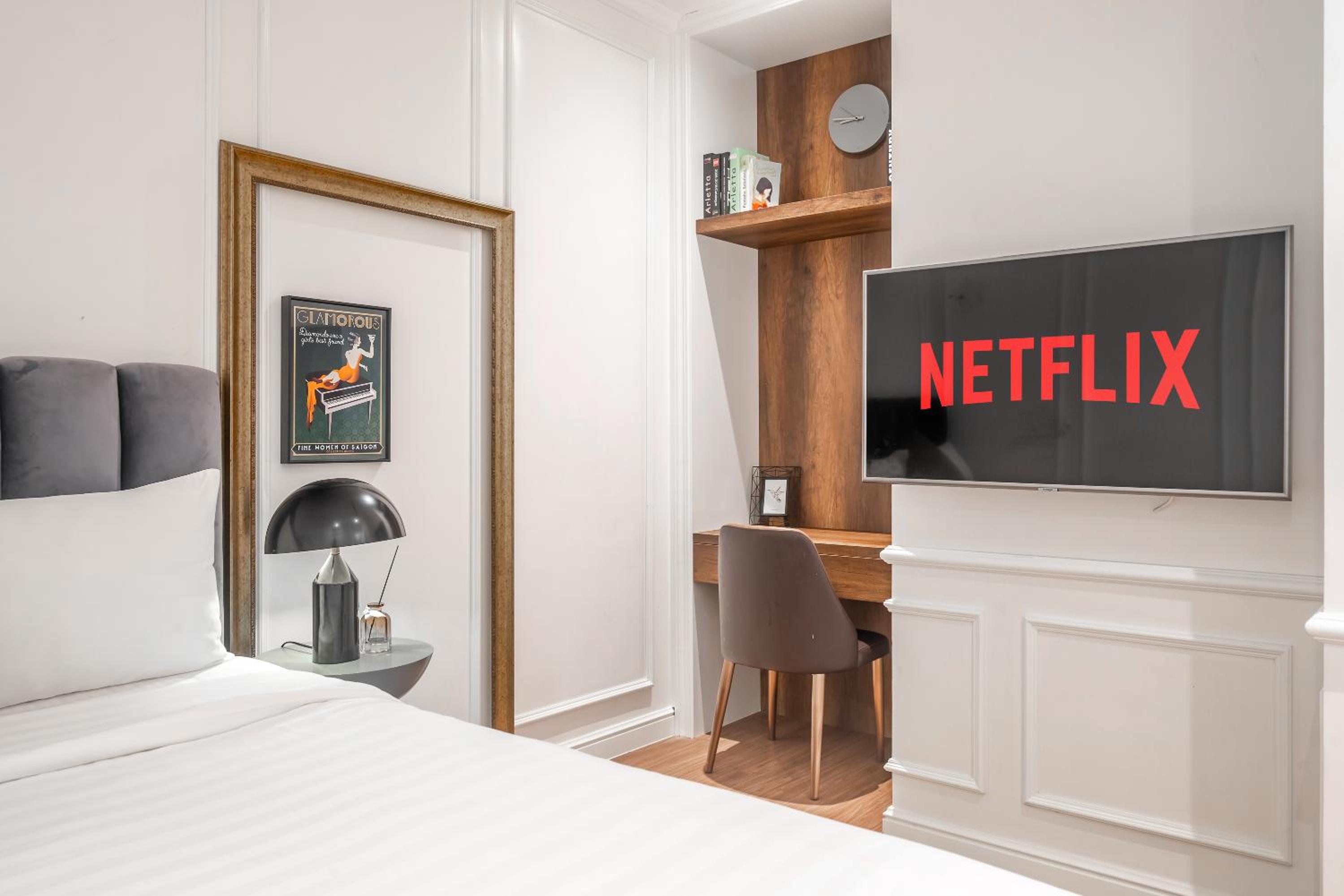 CeLaVie Serviced Apartment - The Vinhomes and Landmark