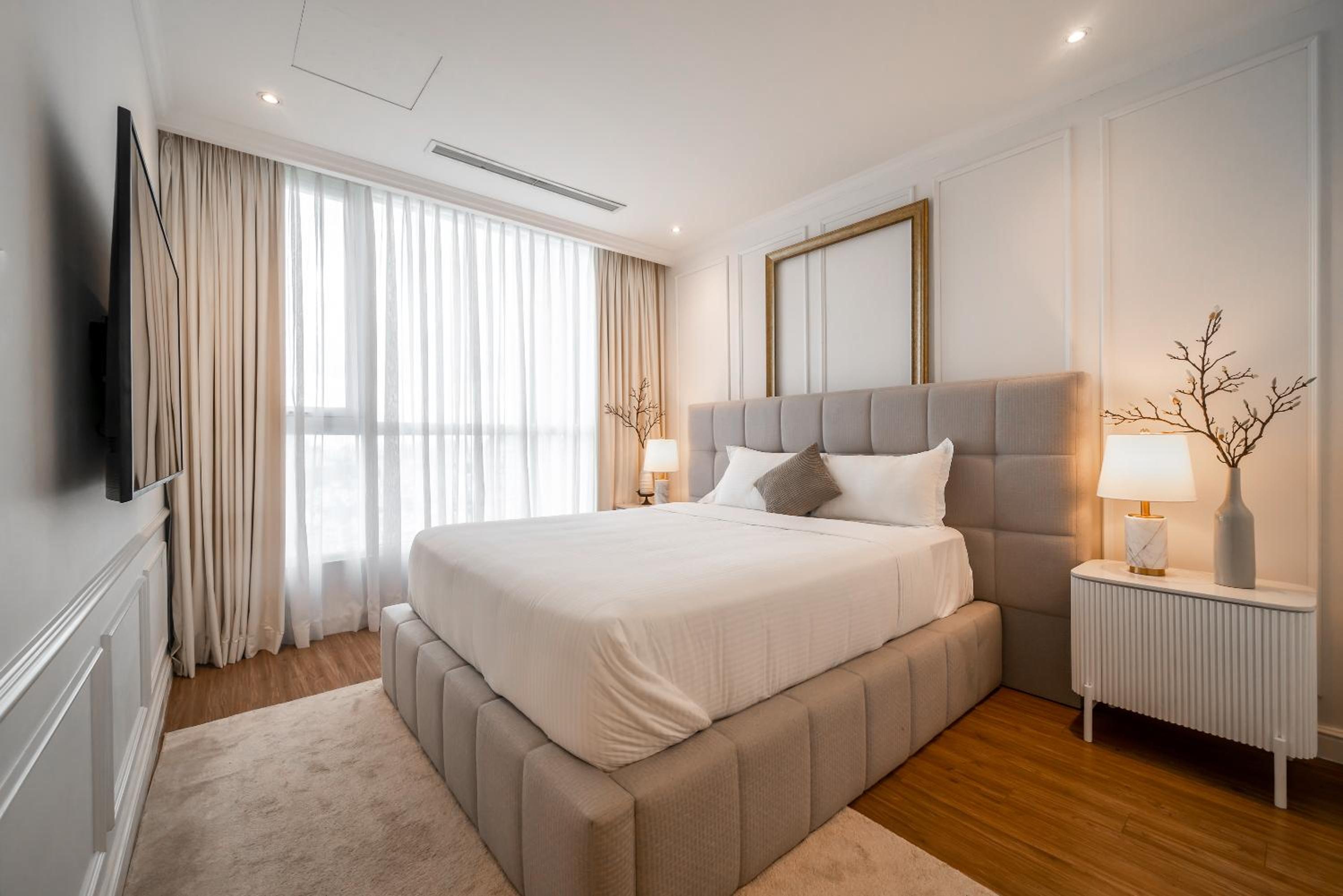 CeLaVie Serviced Apartment - The Vinhomes and Landmark
