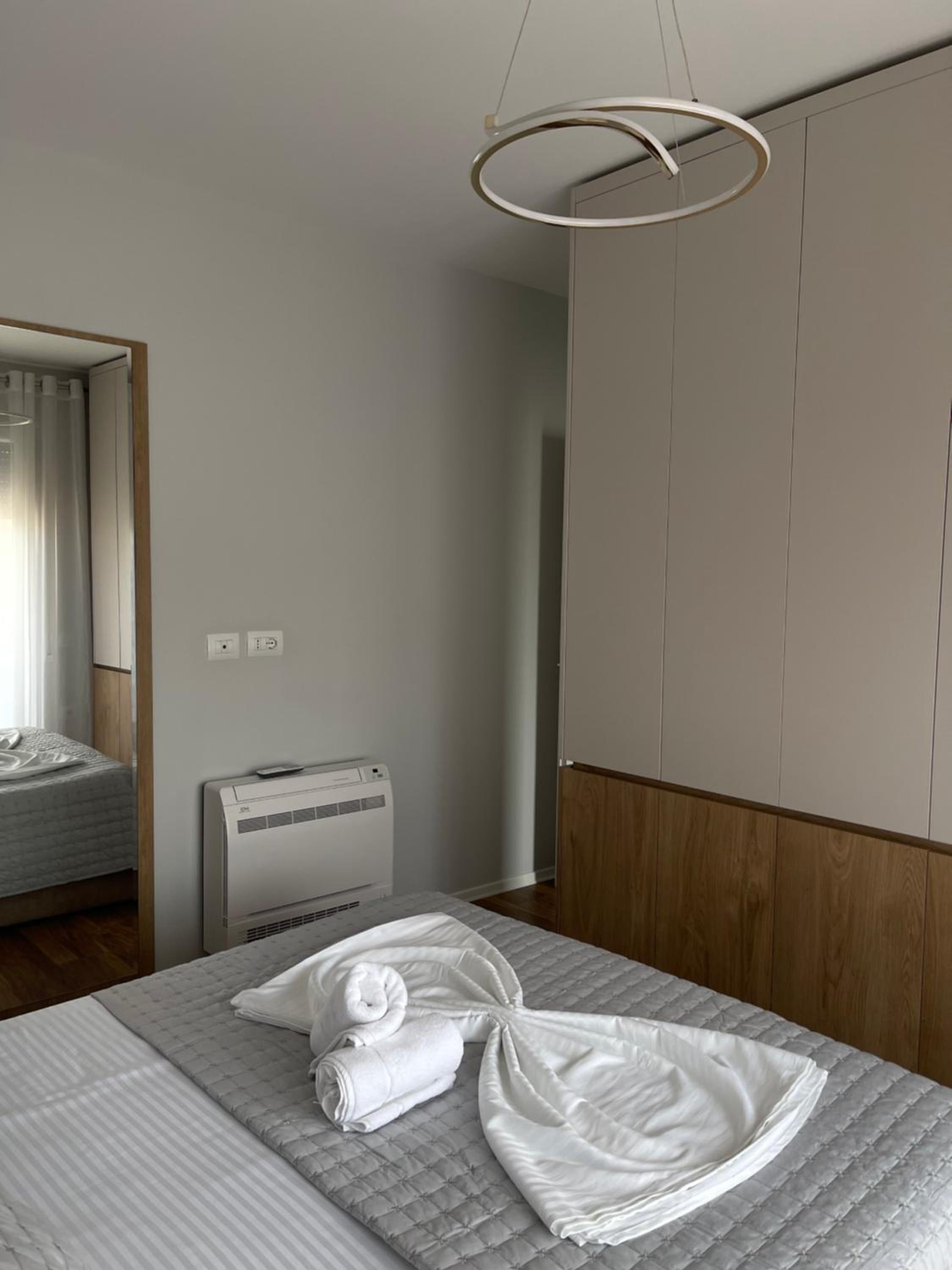 New Bazaar, Grand Apartment