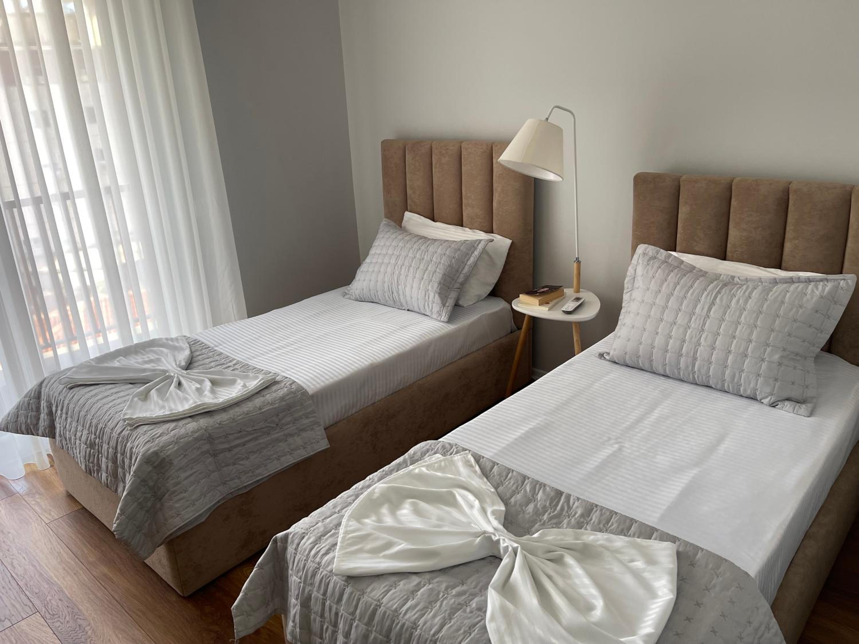 New Bazaar, Grand Apartment
