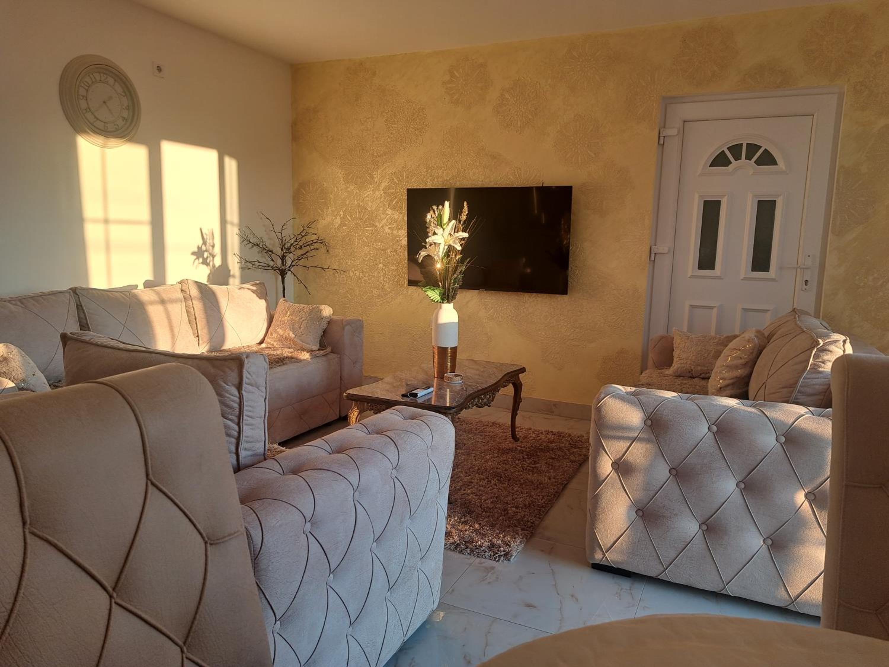 DINA LUX Apartman view 4