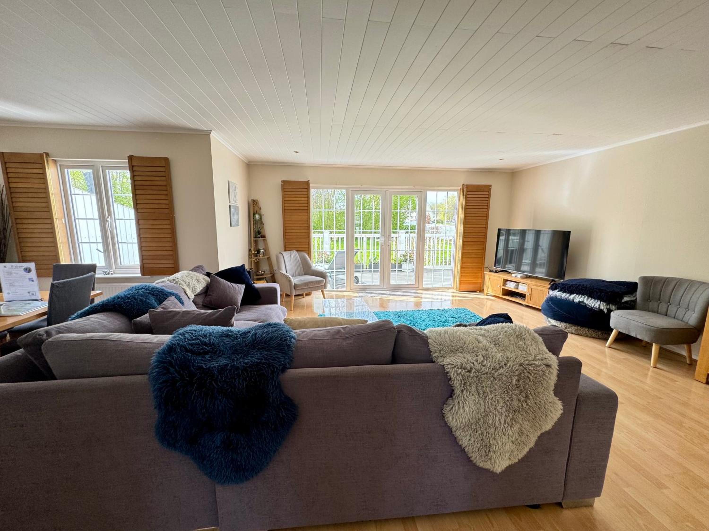 Cerney House, Windrush Lake, Cotswold Water Park view 3