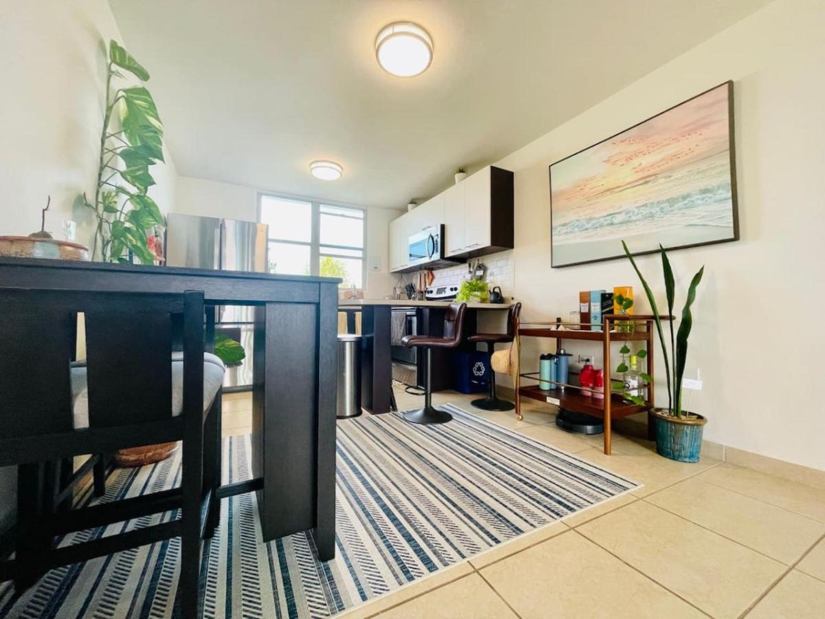 Pothos Beach PH 3BR Apt w Rooftop w Pool Access view 4