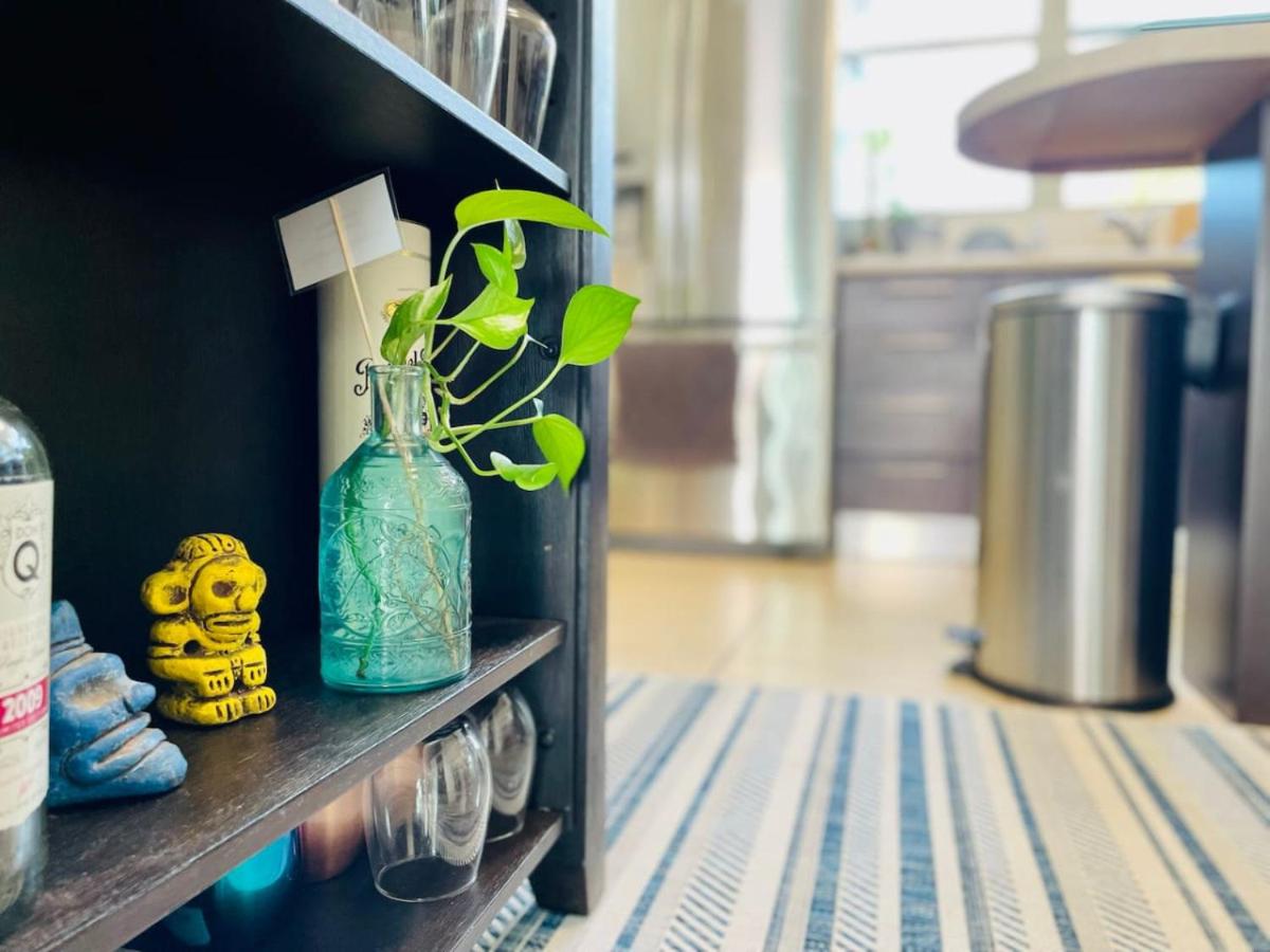 Pothos Beach PH 3BR Apt w Rooftop w Pool Access view 5