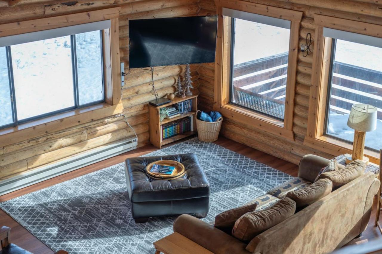 Henry's Lake View Cabin + BBQ + Fire Pit + Decks! view 4