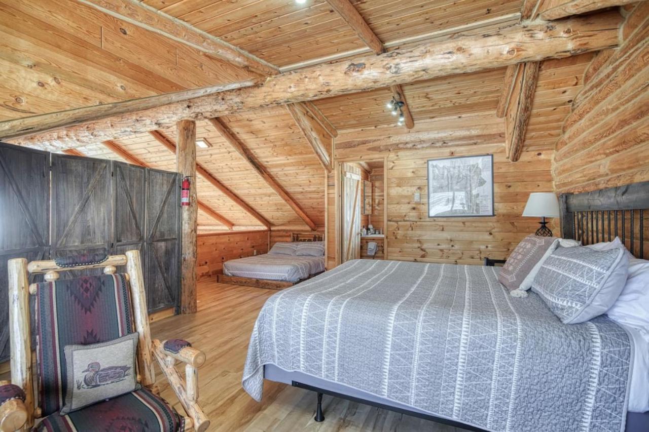 Henry's Lake View Cabin + BBQ + Fire Pit + Decks! view 2