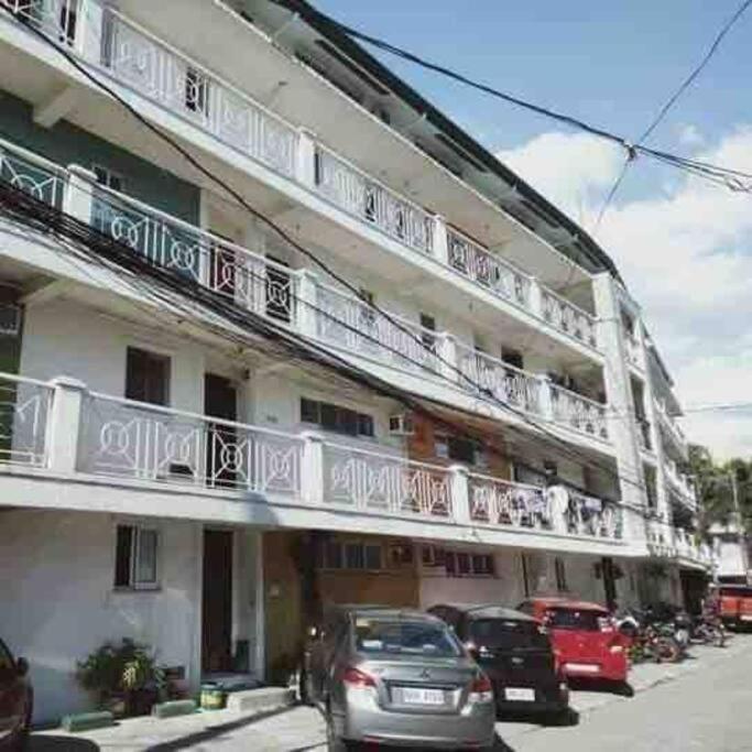 2-Bedroom/free parking/WiFi view 3