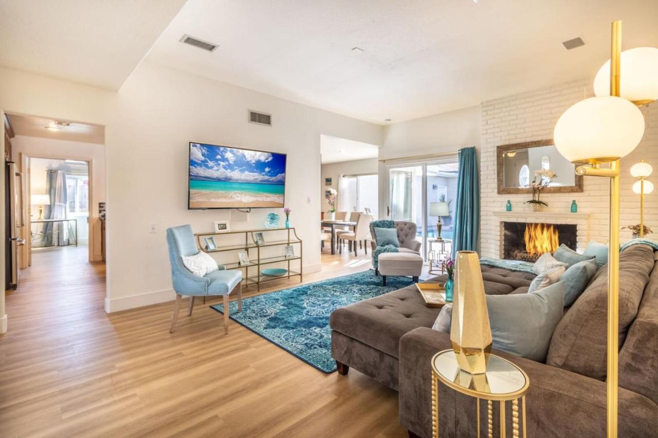 Stunning 4 Bedroom 1 Level- Pool, Spa, Grass Yard, Fire Pit, Garage, BBQ view 5
