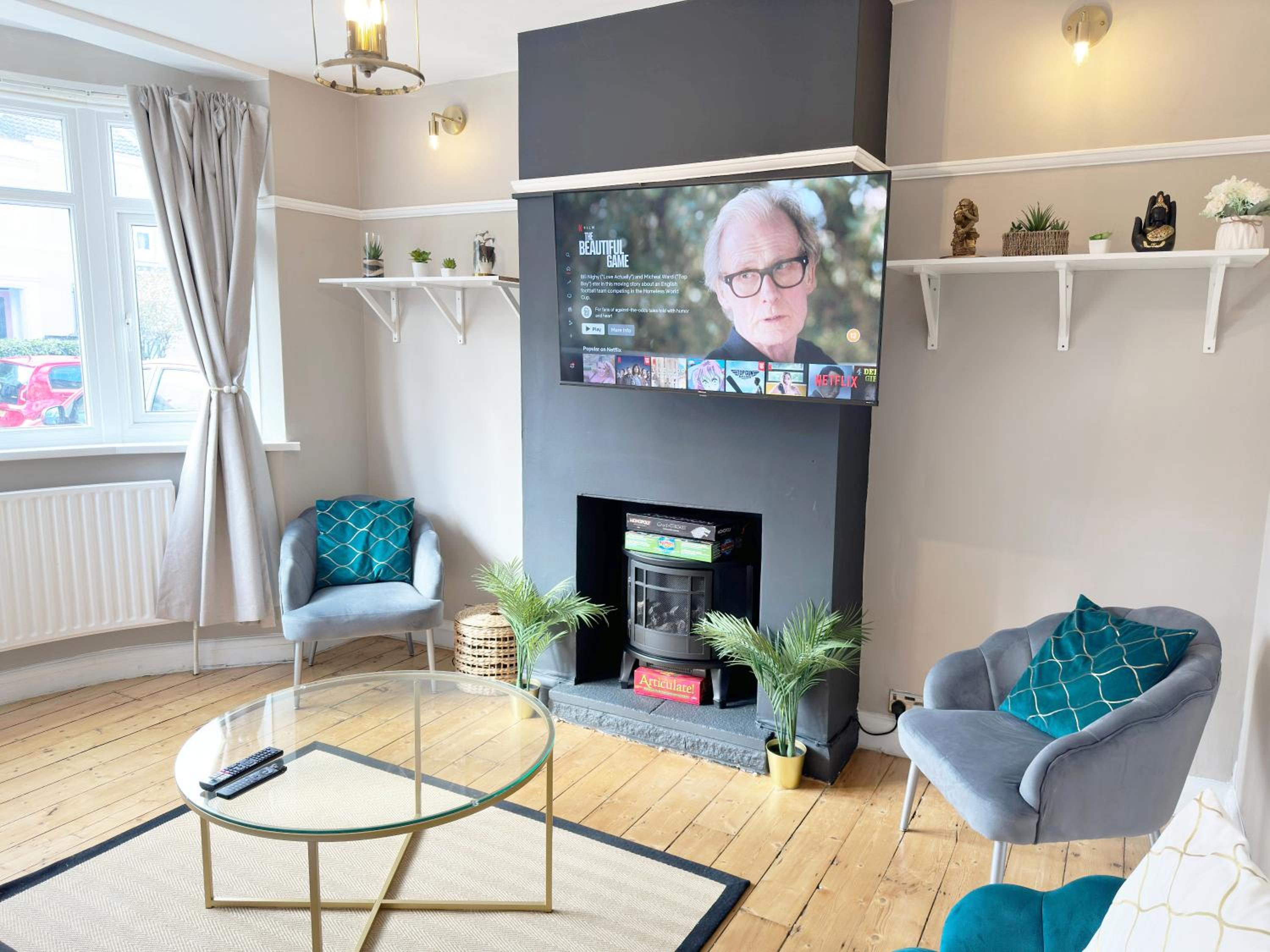 Cosy 3 bedroom house with FREE Parking near Kingston Thames view 4