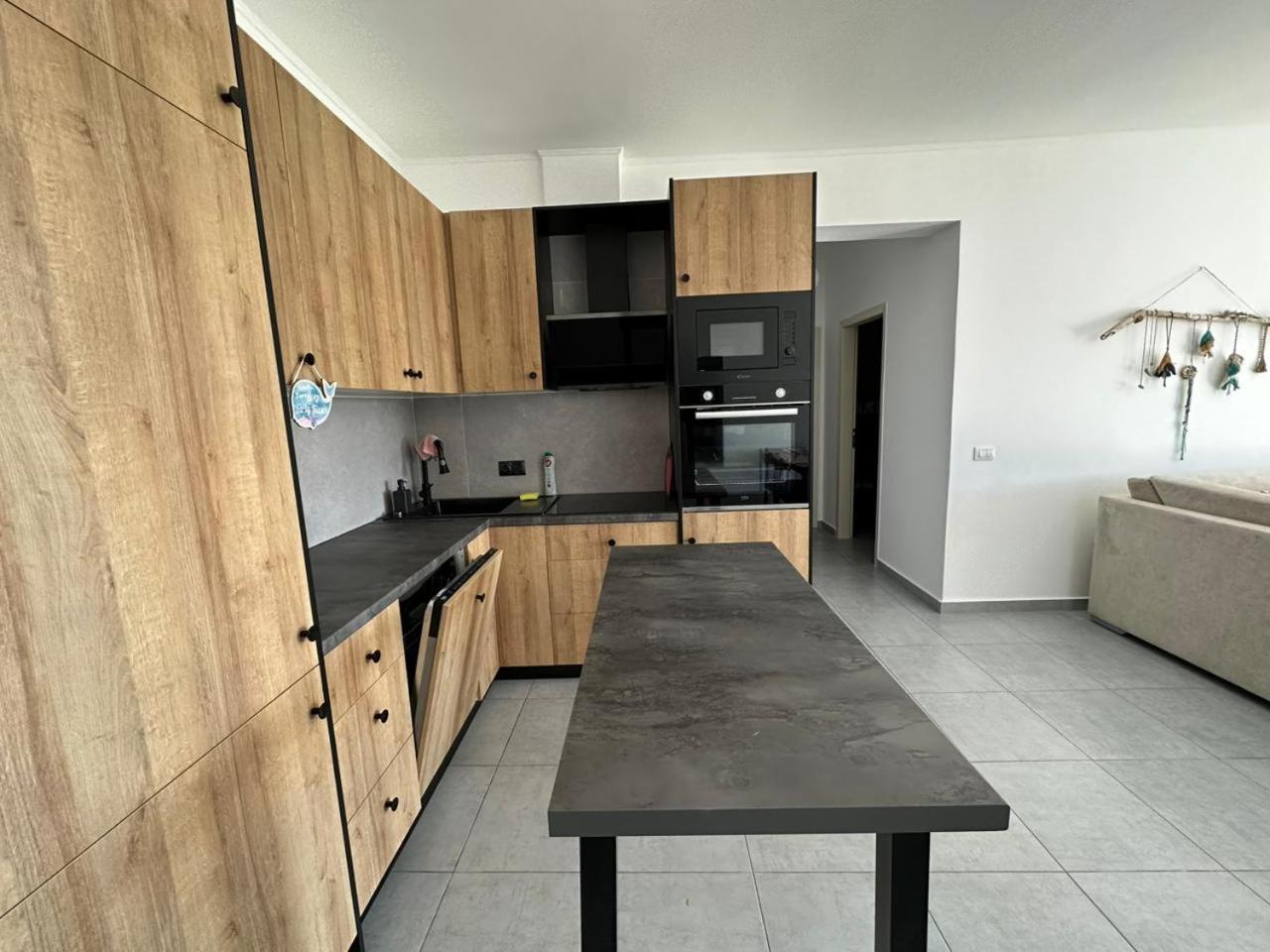 Oni's Apartments