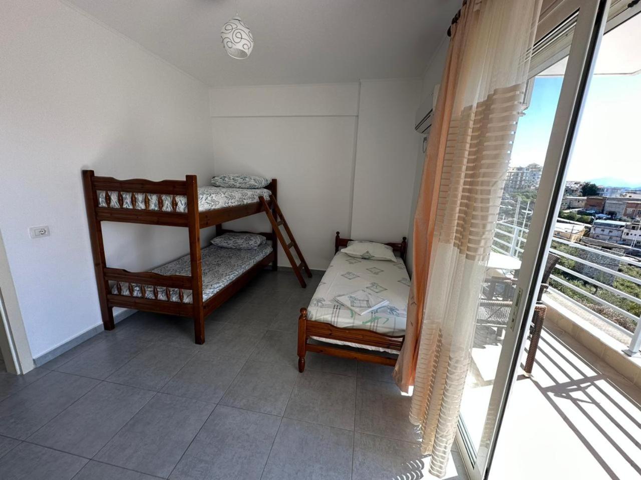 Oni's Apartments