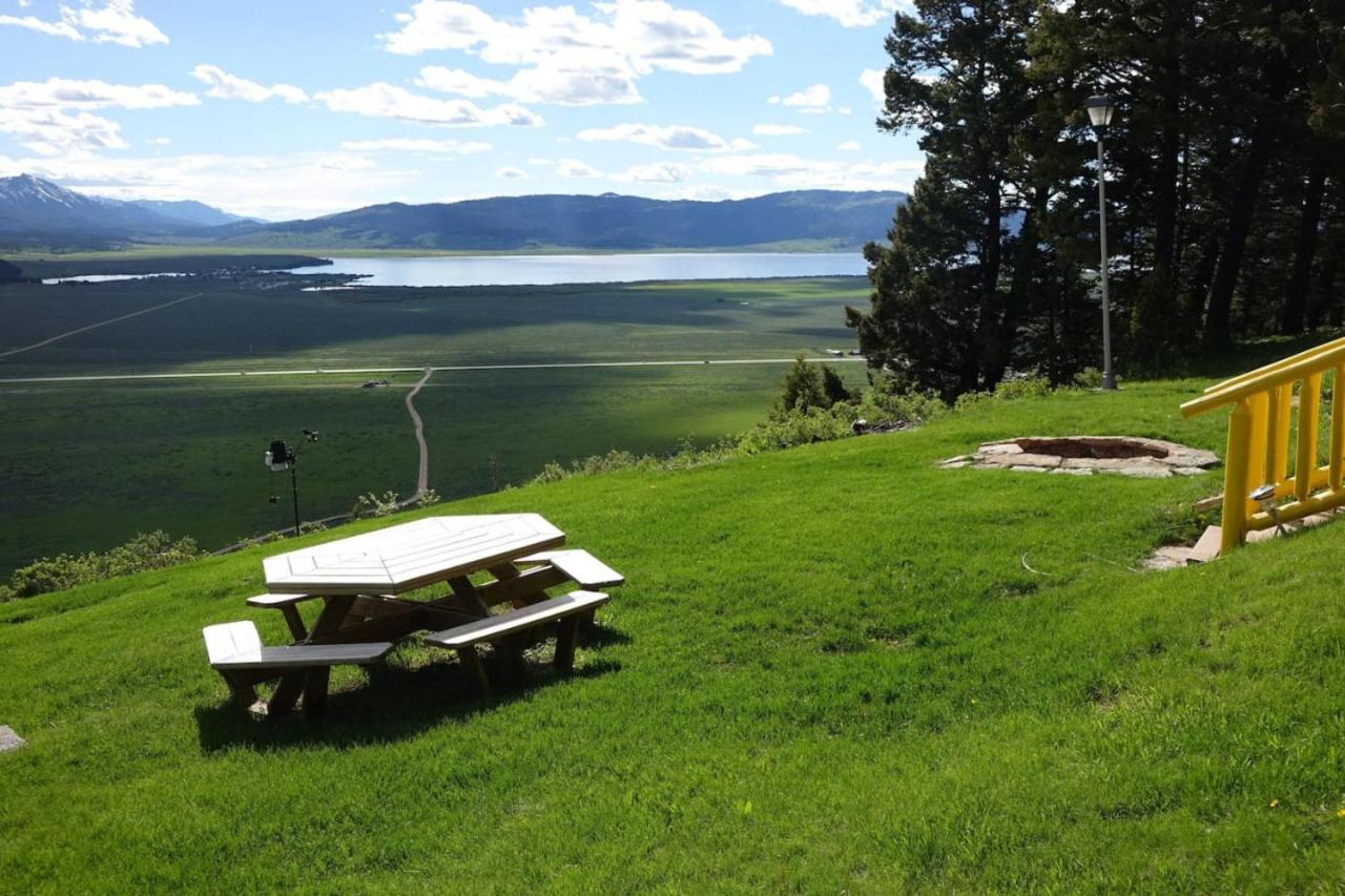 Breathtaking Views Close to Yellowstone