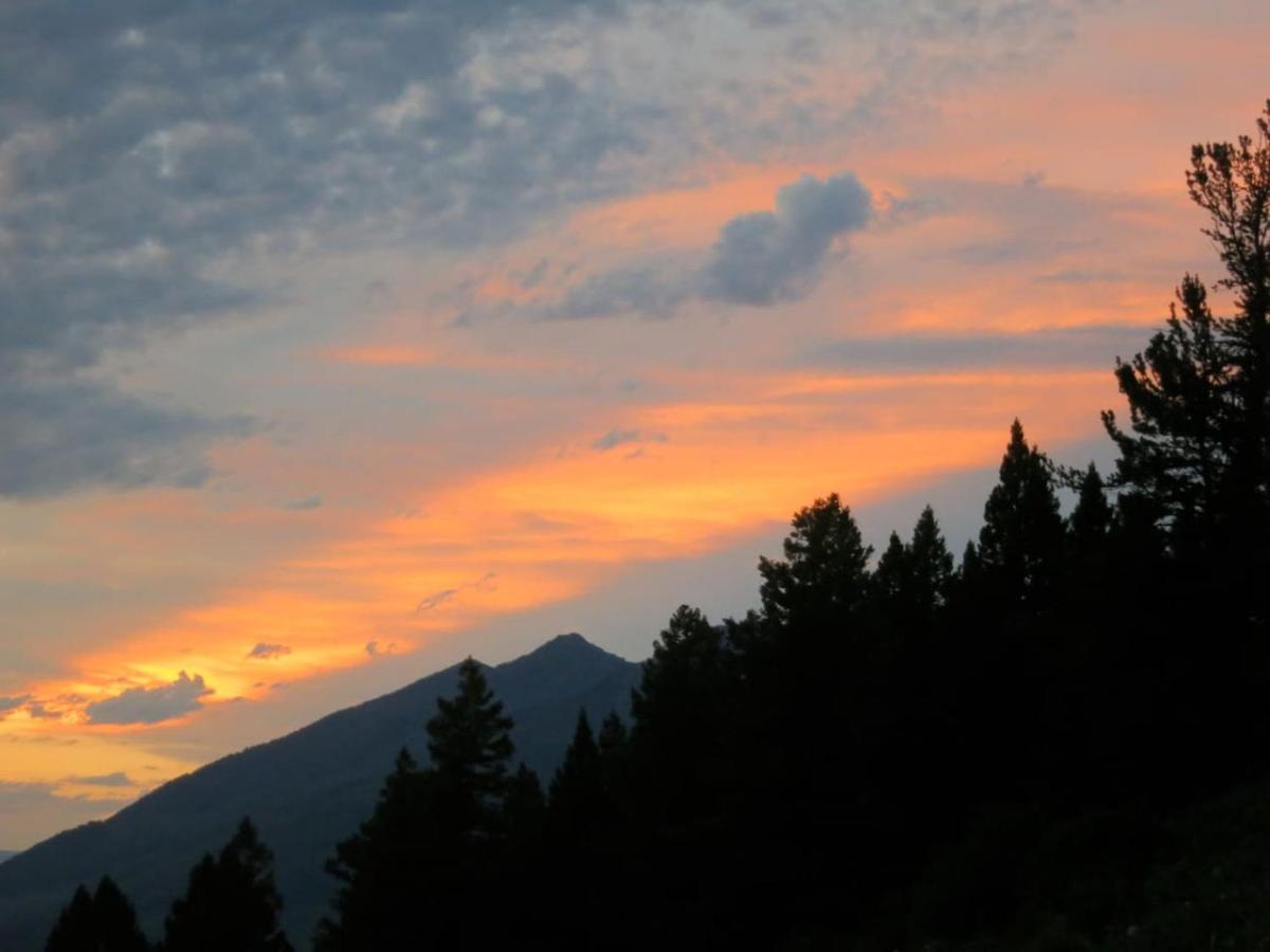 Breathtaking Views Close to Yellowstone