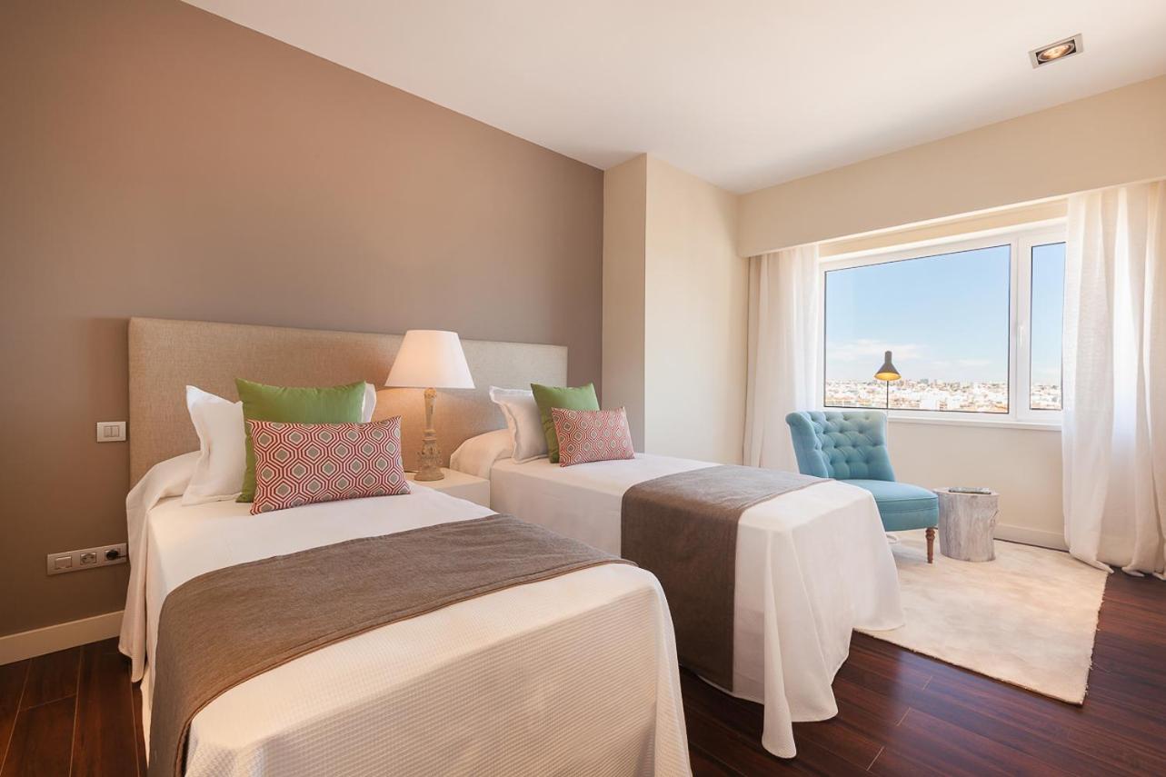 Homeclub Exclusive Flat at Madrid Tower