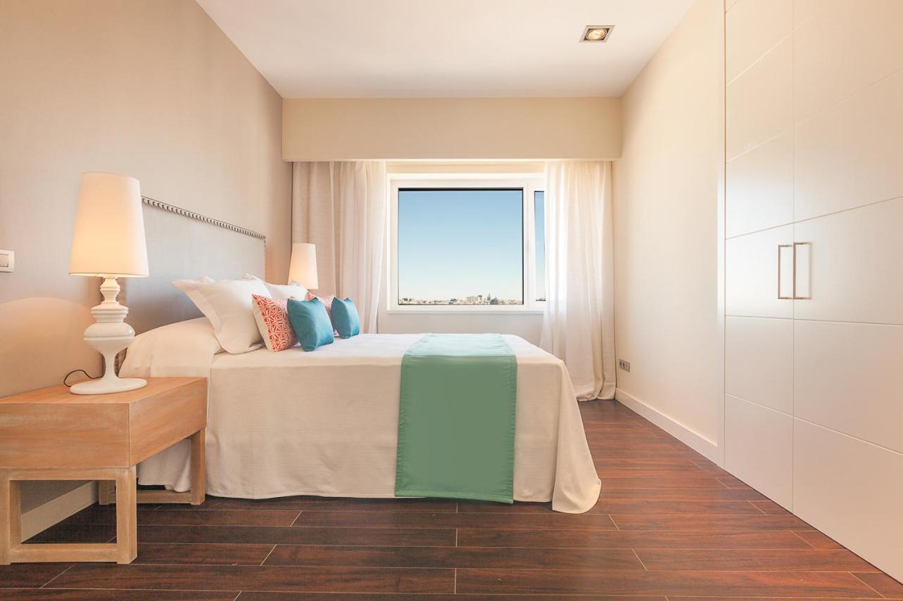 Homeclub Exclusive Flat at Madrid Tower