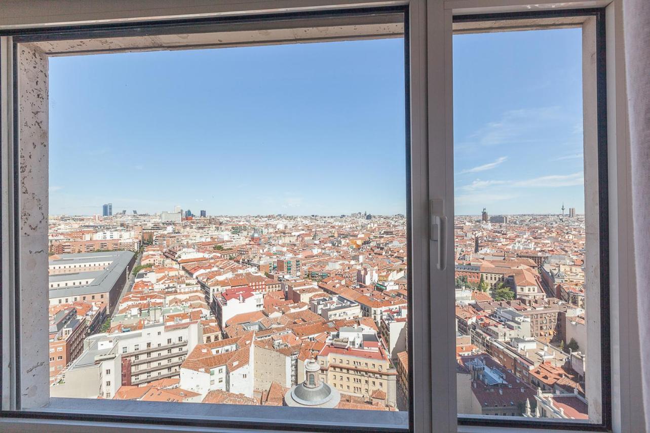 Homeclub Exclusive Flat at Madrid Tower