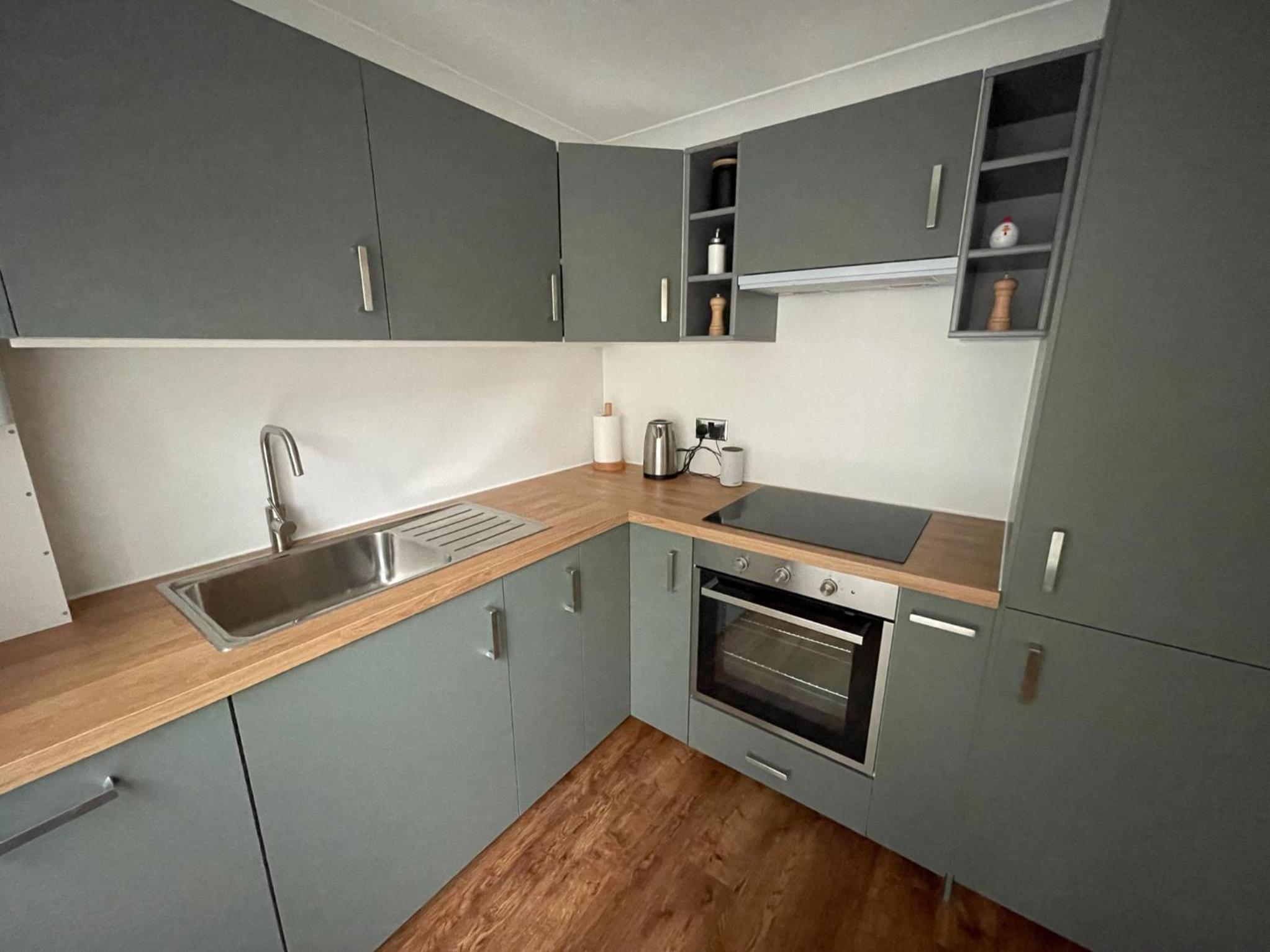 Hydeaway beautiful 3 bedroom house in a great location view 5