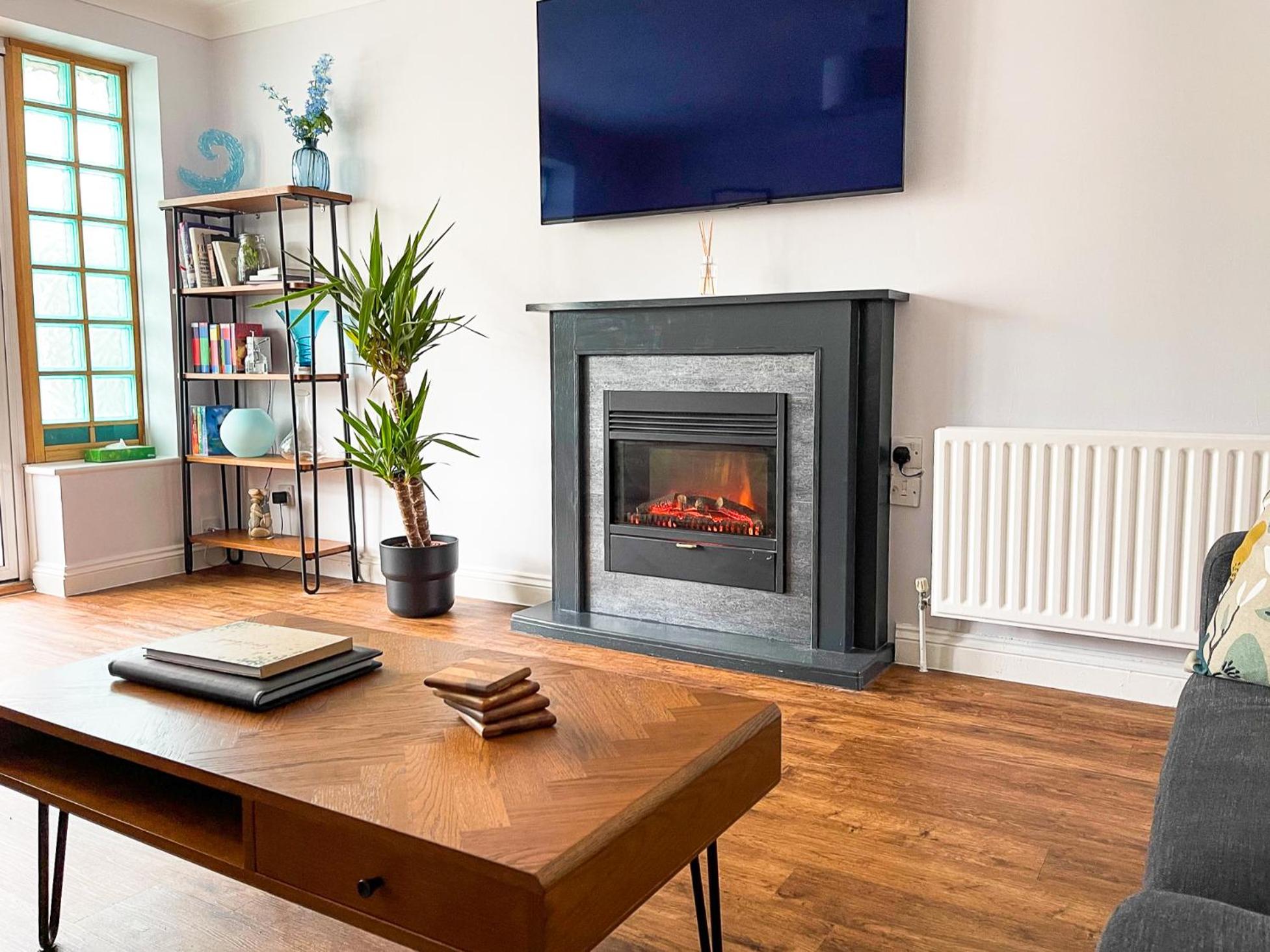 Hydeaway beautiful 3 bedroom house in a great location view 2