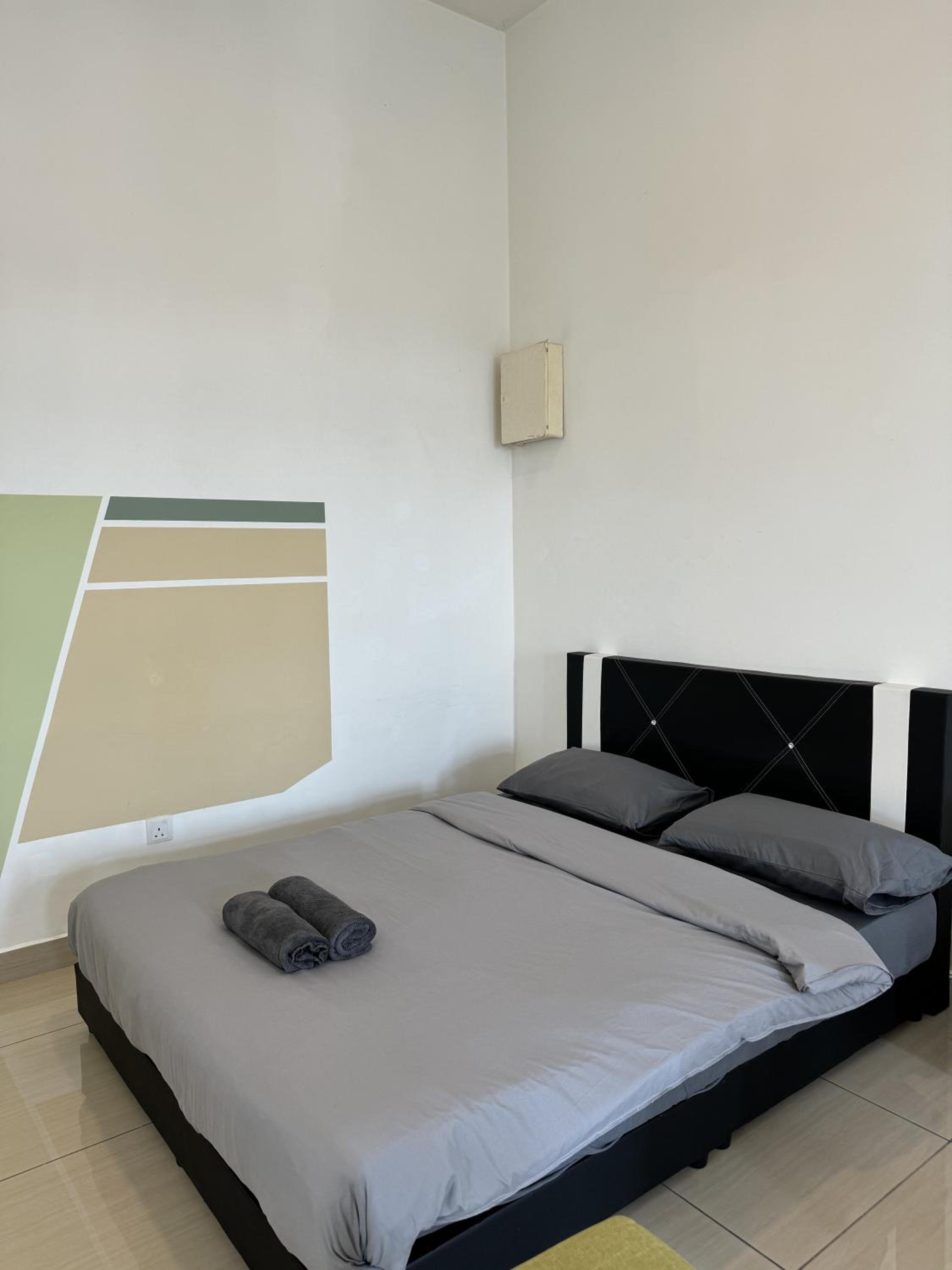 Manhattan Condo at Mount Austin JB 2-4 Pax Stay