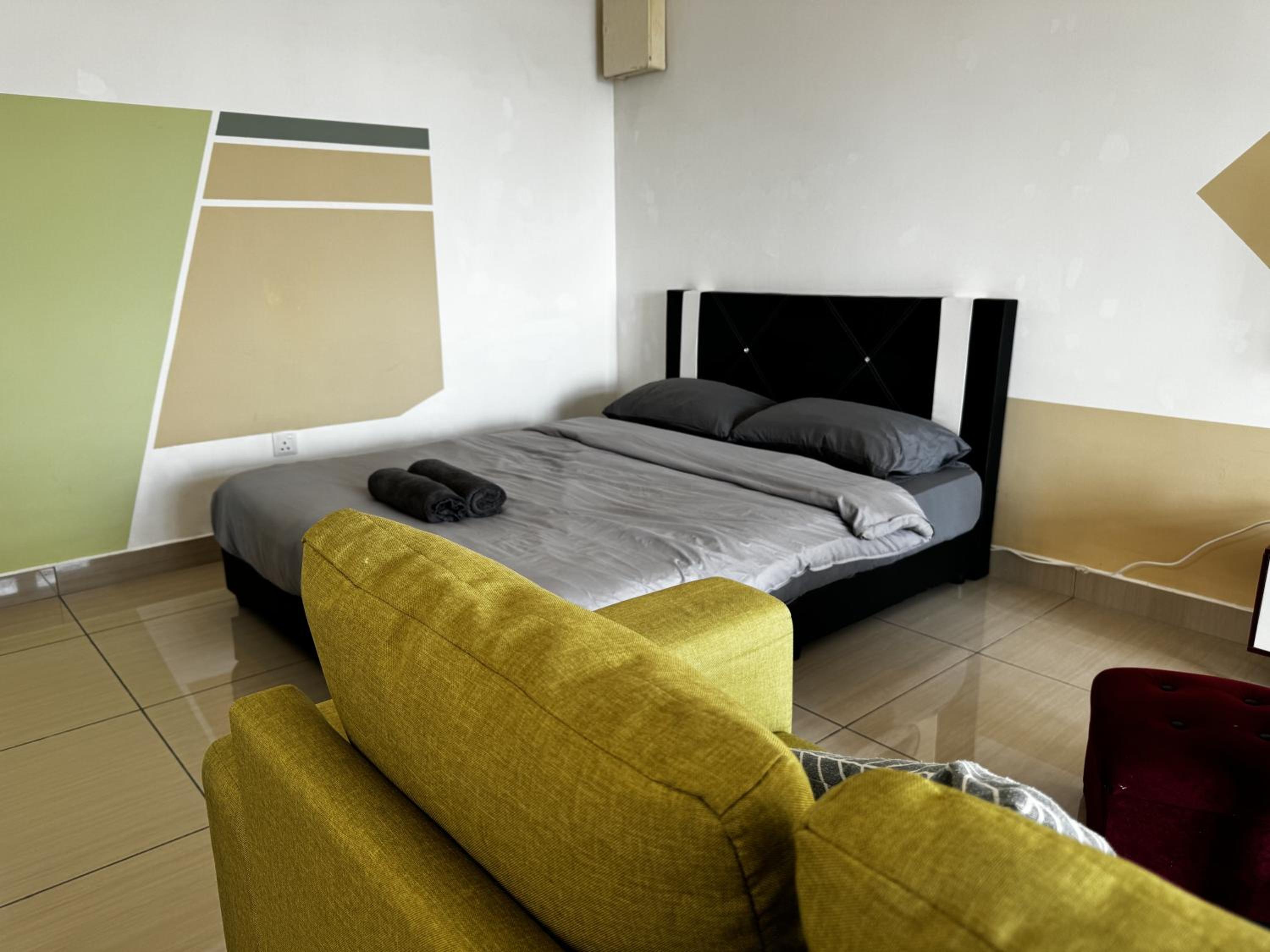 Manhattan Condo at Mount Austin JB 2-4 Pax Stay