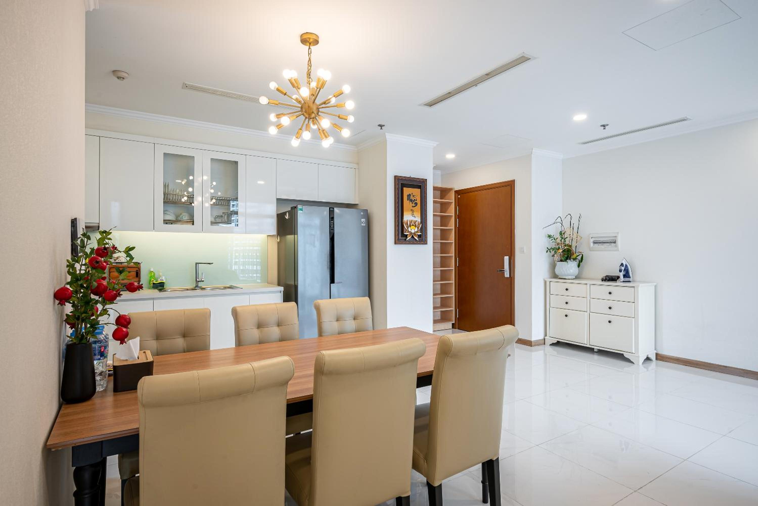CeLaVie Serviced Apartment - The Vinhomes and Landmark