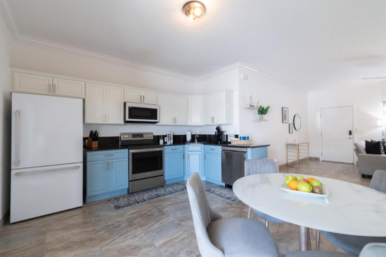 Villa Fiorō -Bold Luxury 2BR - River & Coastal Vibe