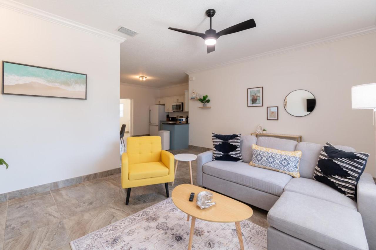 Villa Fiorō -Bold Luxury 2BR - River & Coastal Vibe