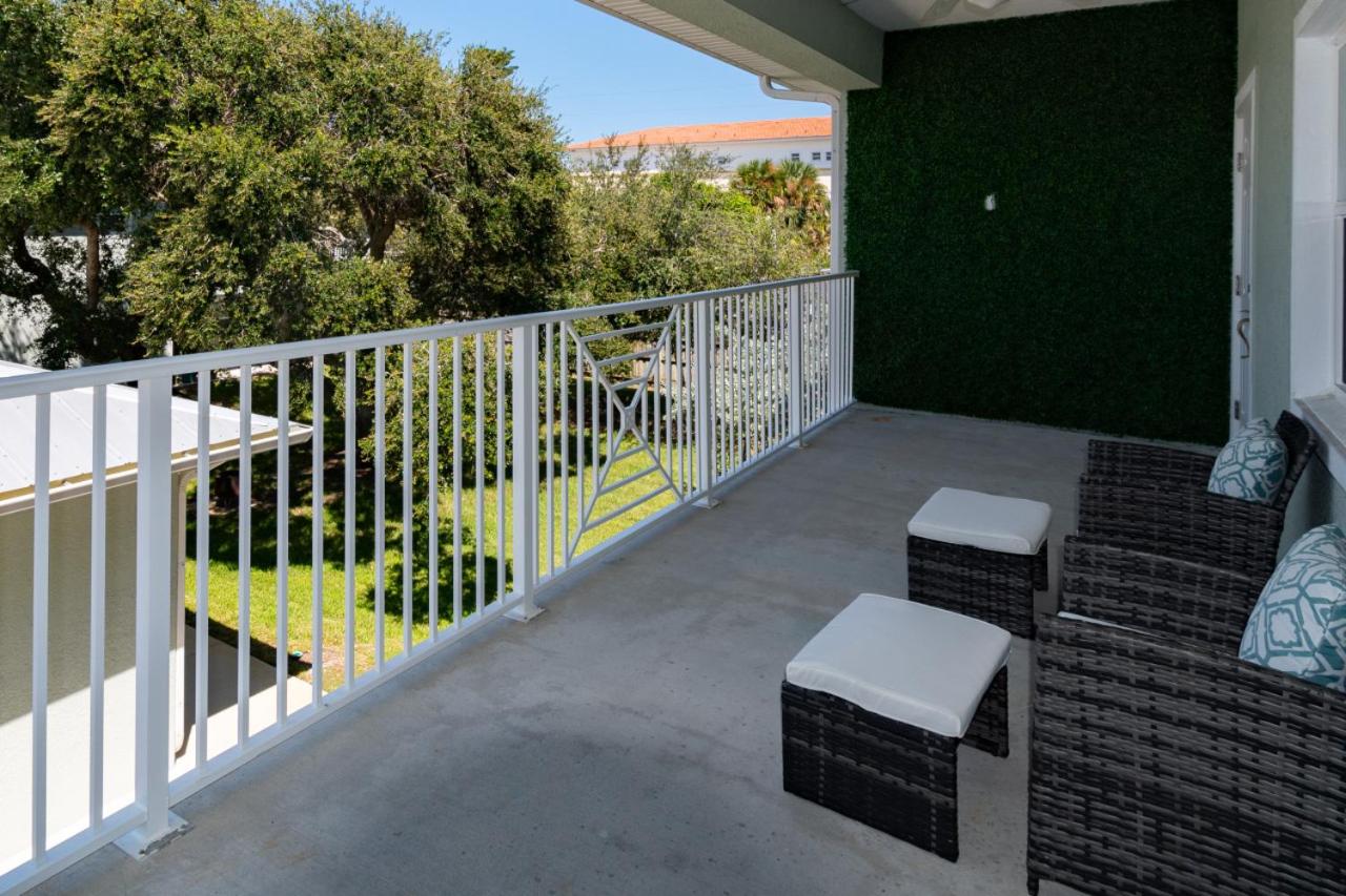 Villa Fiorō -Bold Luxury 2BR - River & Coastal Vibe