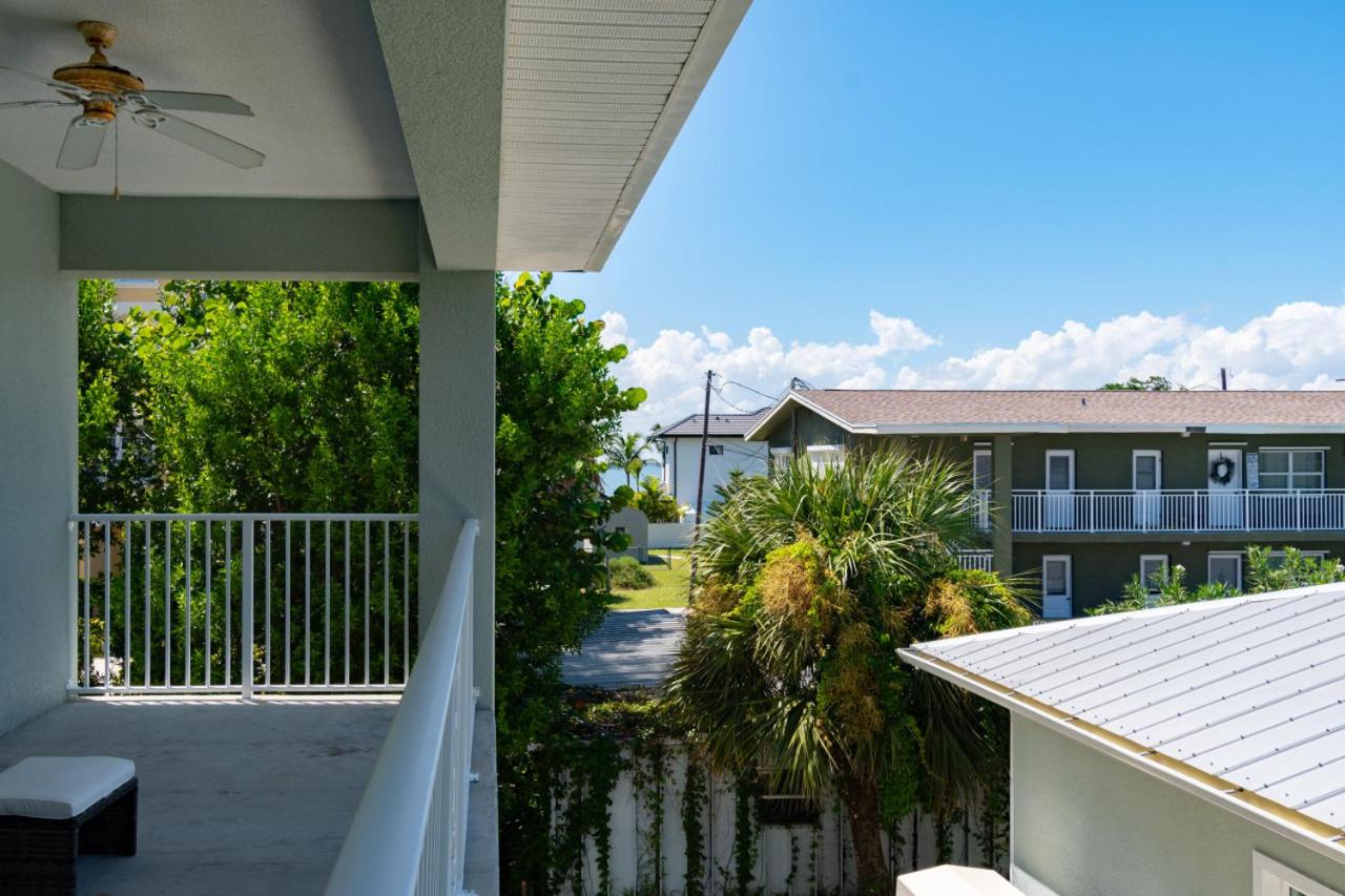 Villa Fiorō -Bold Luxury 2BR - River & Coastal Vibe