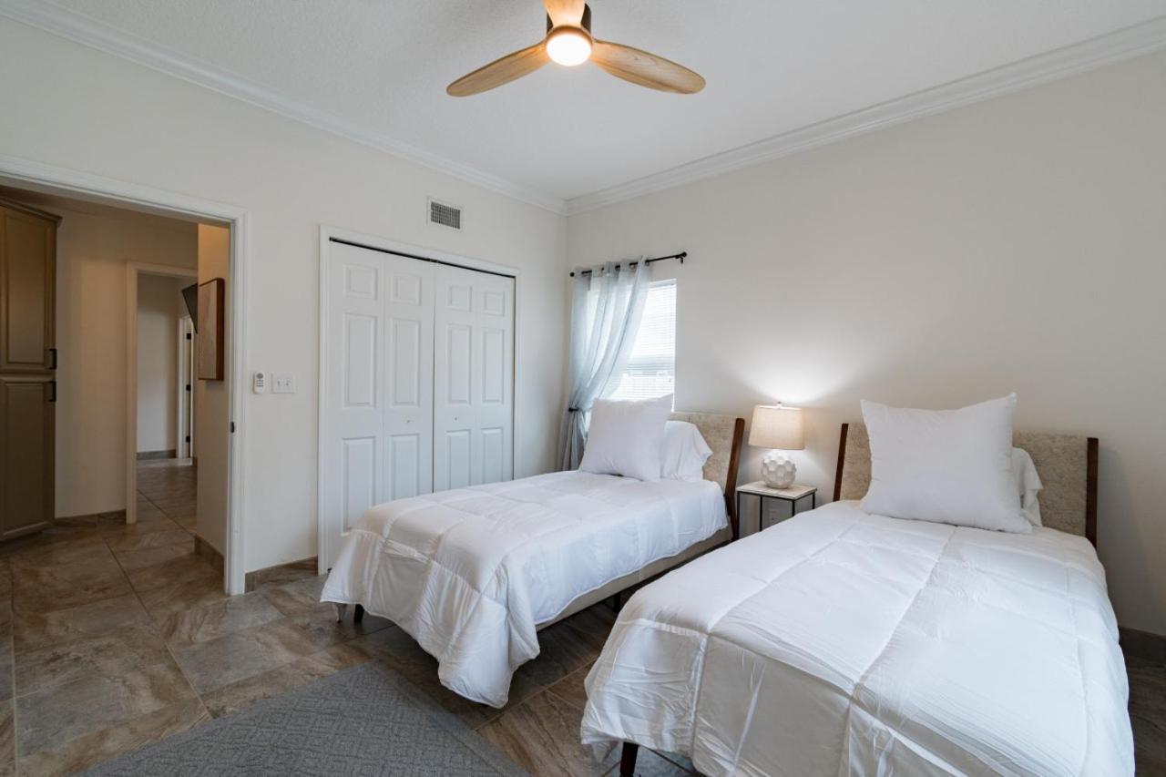 Luxury 2BD 2BTH Condo 5