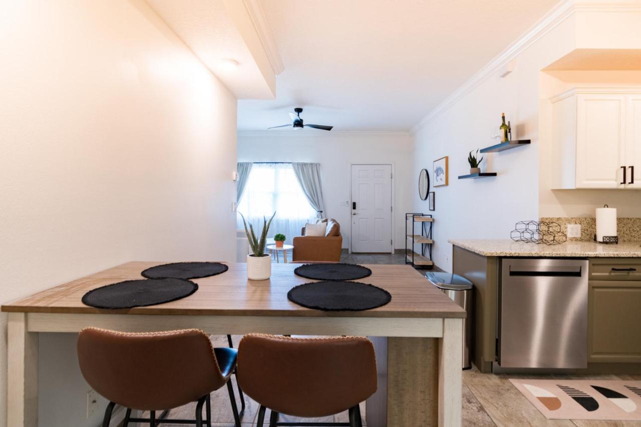 Luxury 2BD 2BTH Condo 5