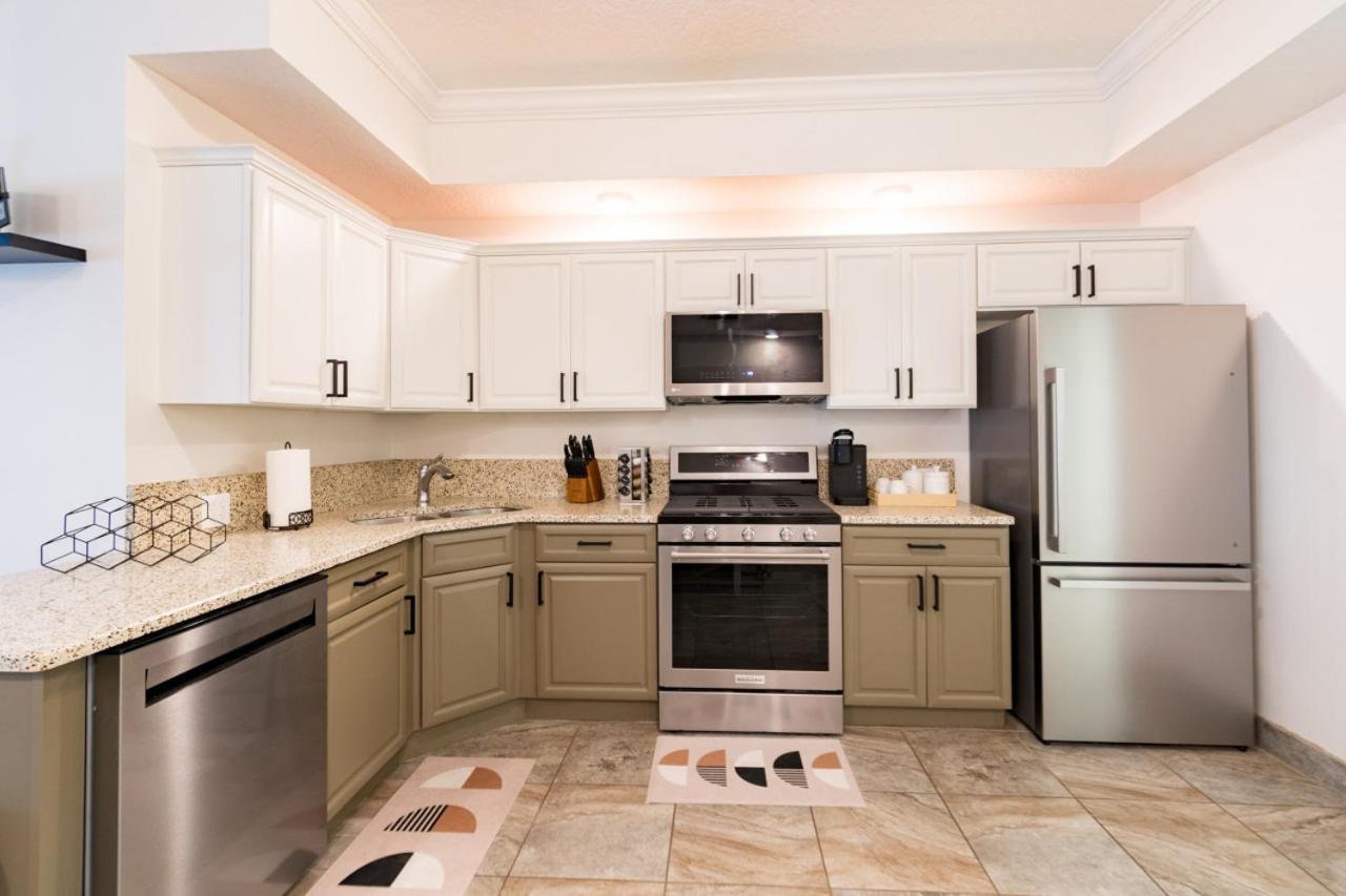 Luxury 2BD 2BTH Condo 5