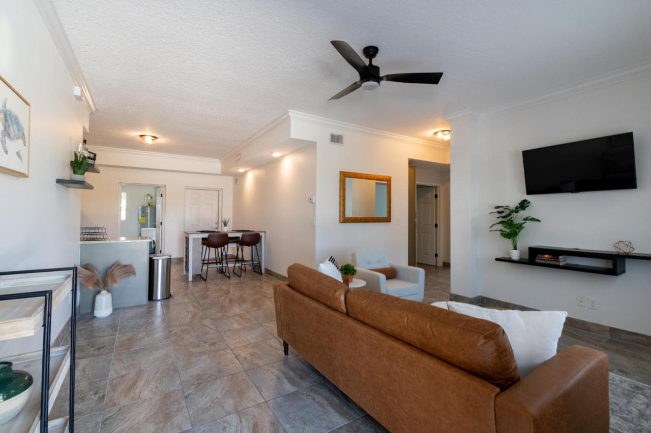 Luxury 2BD 2BTH Condo 5
