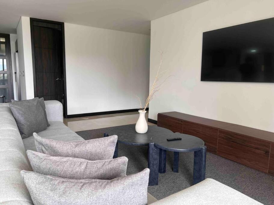 501 Luxury Apartment In Heart Of El Poblado