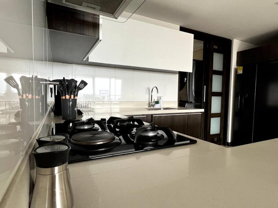 501 Luxury Apartment In Heart Of El Poblado