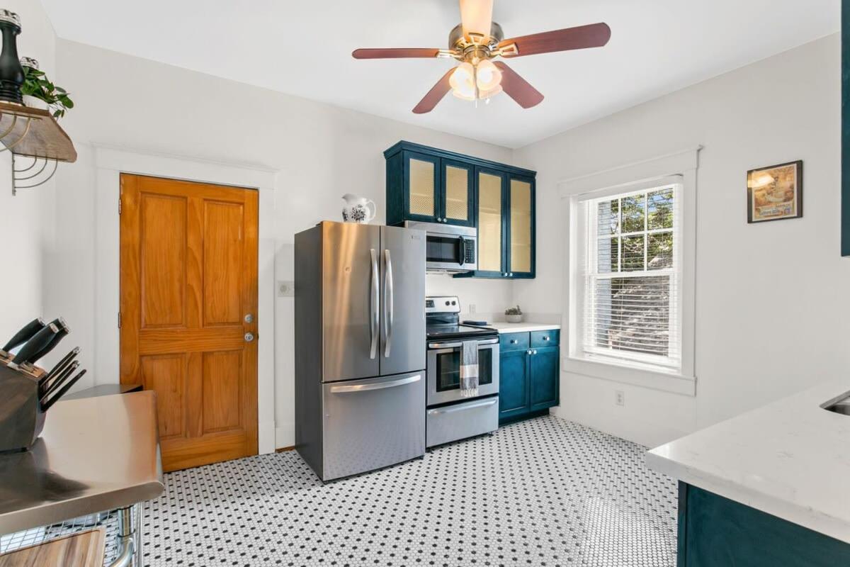 Stunning 2BD luxury apt perfect NOLA location