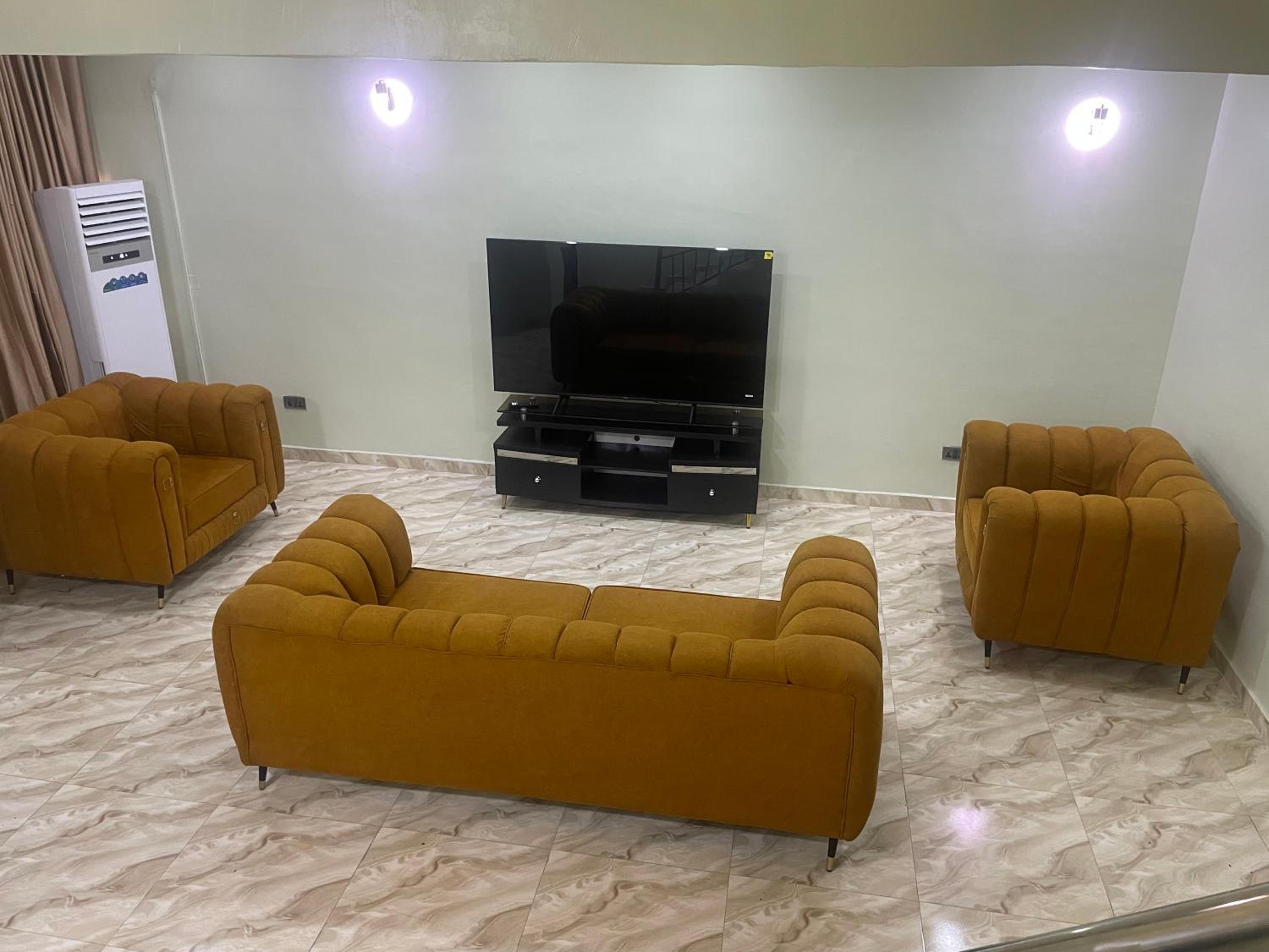 THREE BEDROOM DUPLEX
