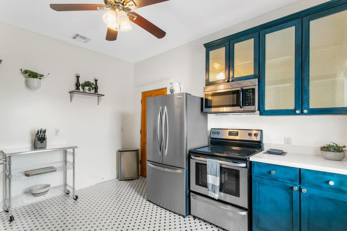 Stunning 2BD luxury apt perfect NOLA location