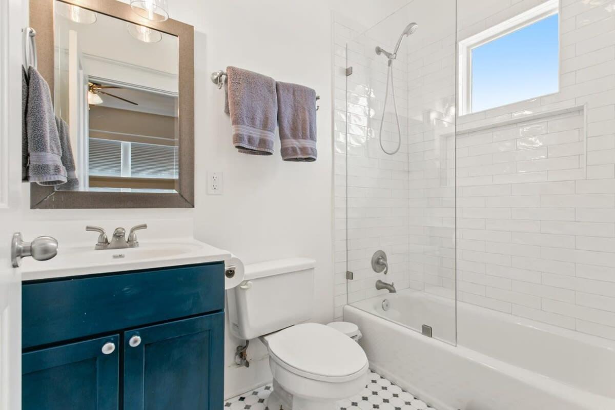 Stunning 2BD luxury apt perfect NOLA location