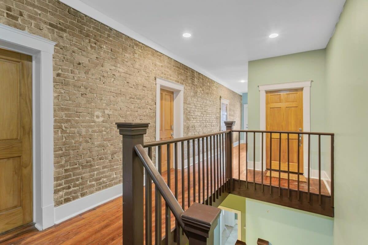 Stunning 2BD luxury apt perfect NOLA location