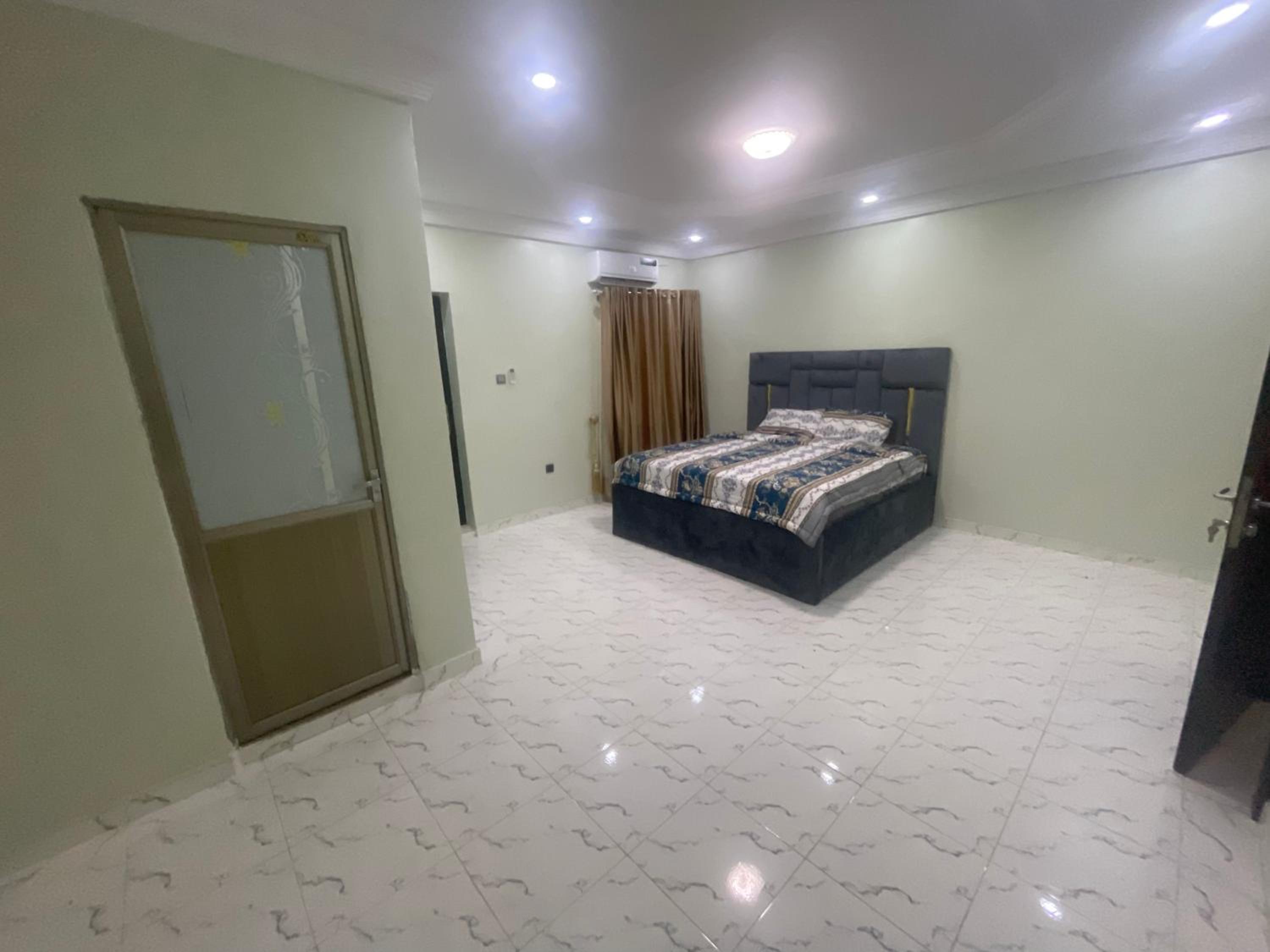 THREE BEDROOM DUPLEX