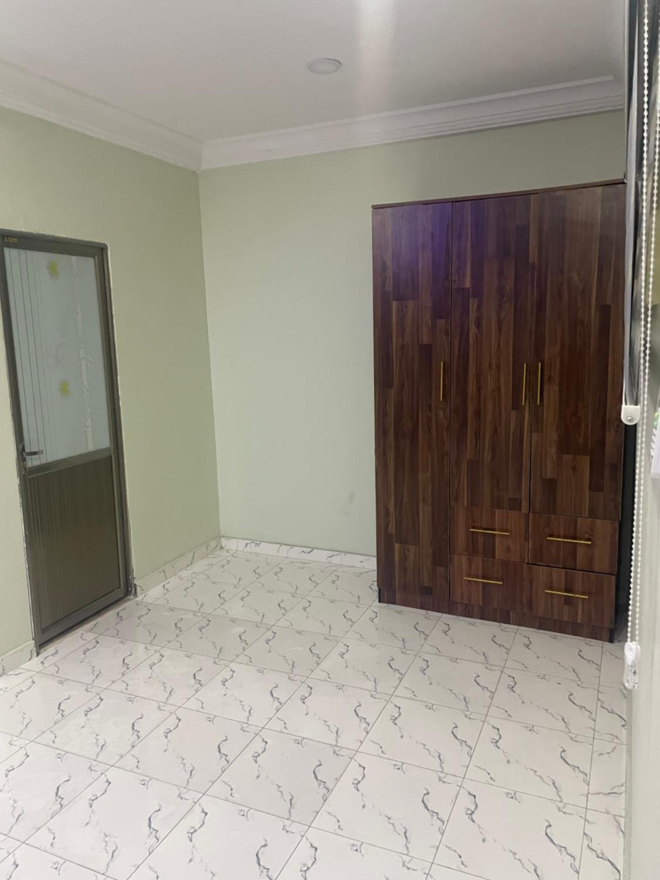 THREE BEDROOM DUPLEX