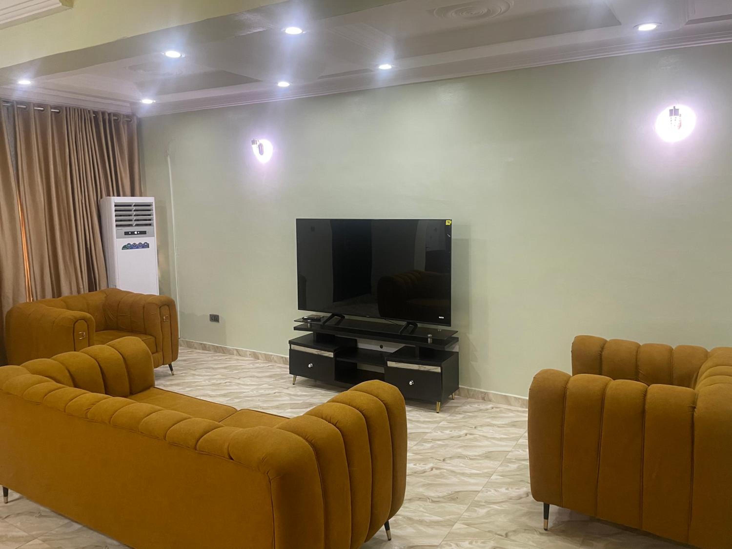 THREE BEDROOM DUPLEX