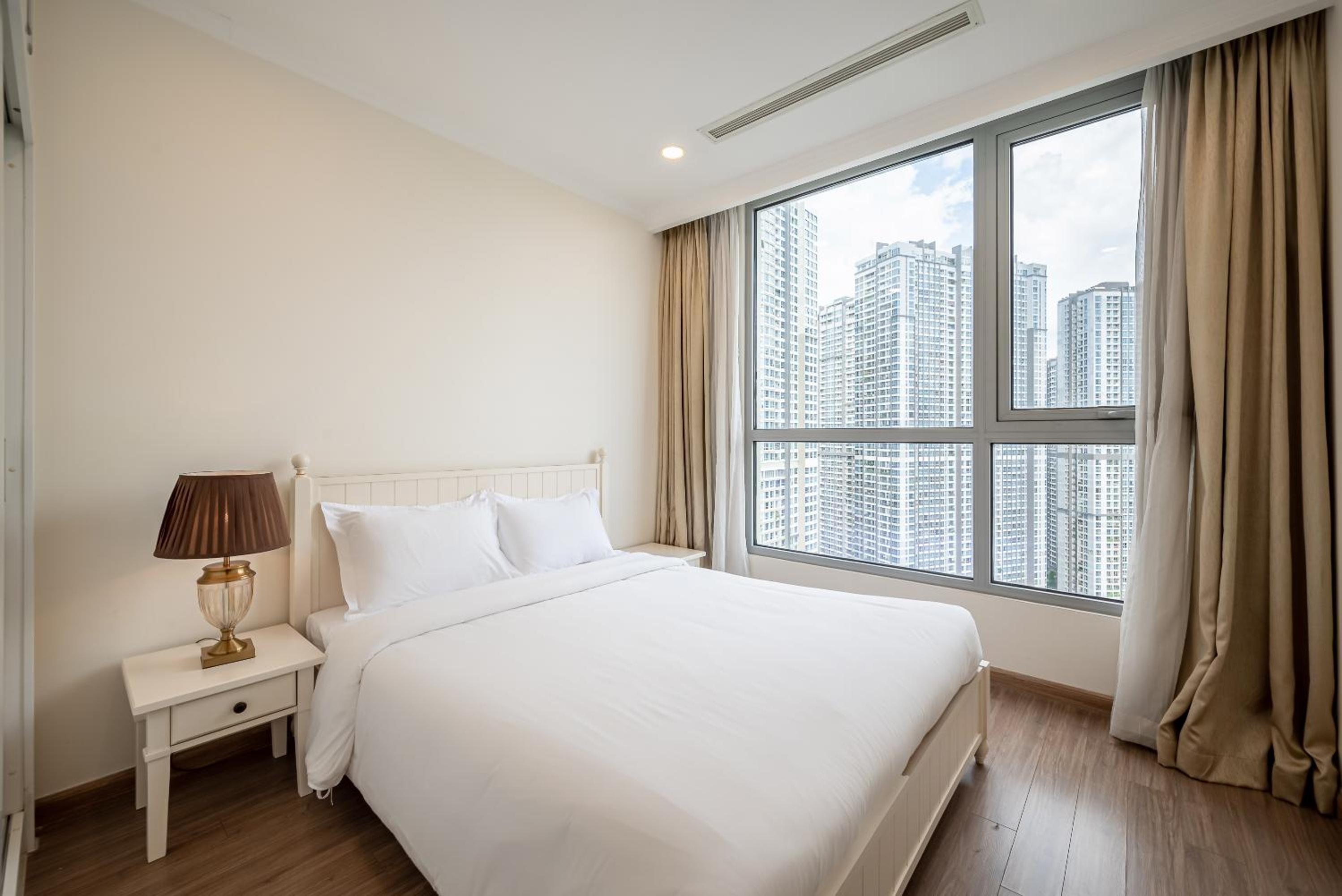 CeLaVie Serviced Apartment - The Vinhomes and Landmark